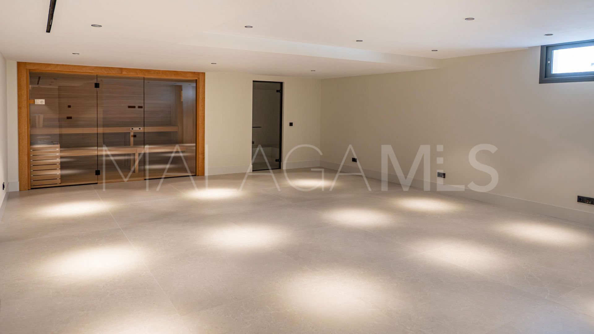 Villa for sale in Beach Side Golden Mile