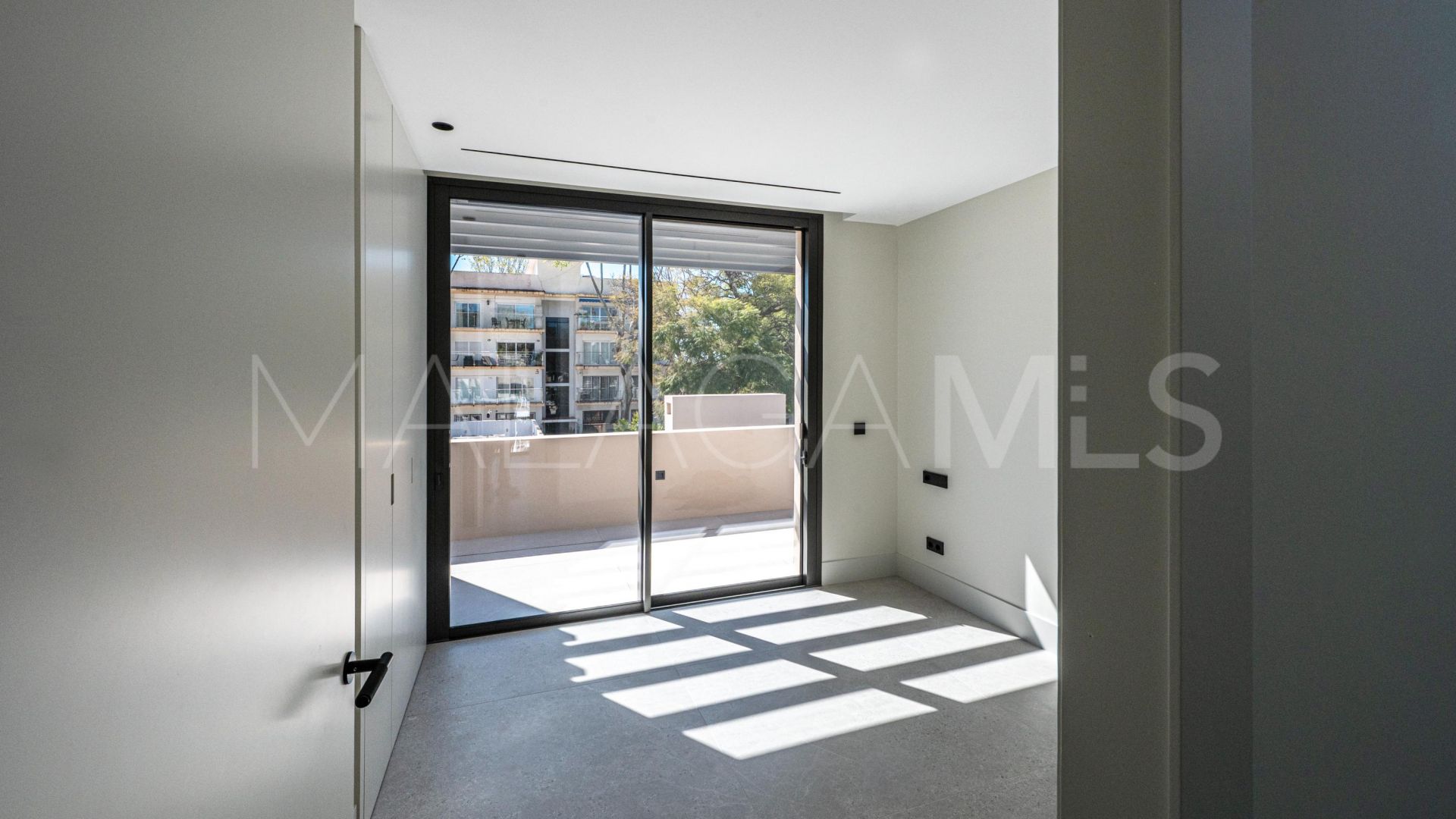 Villa for sale in Beach Side Golden Mile