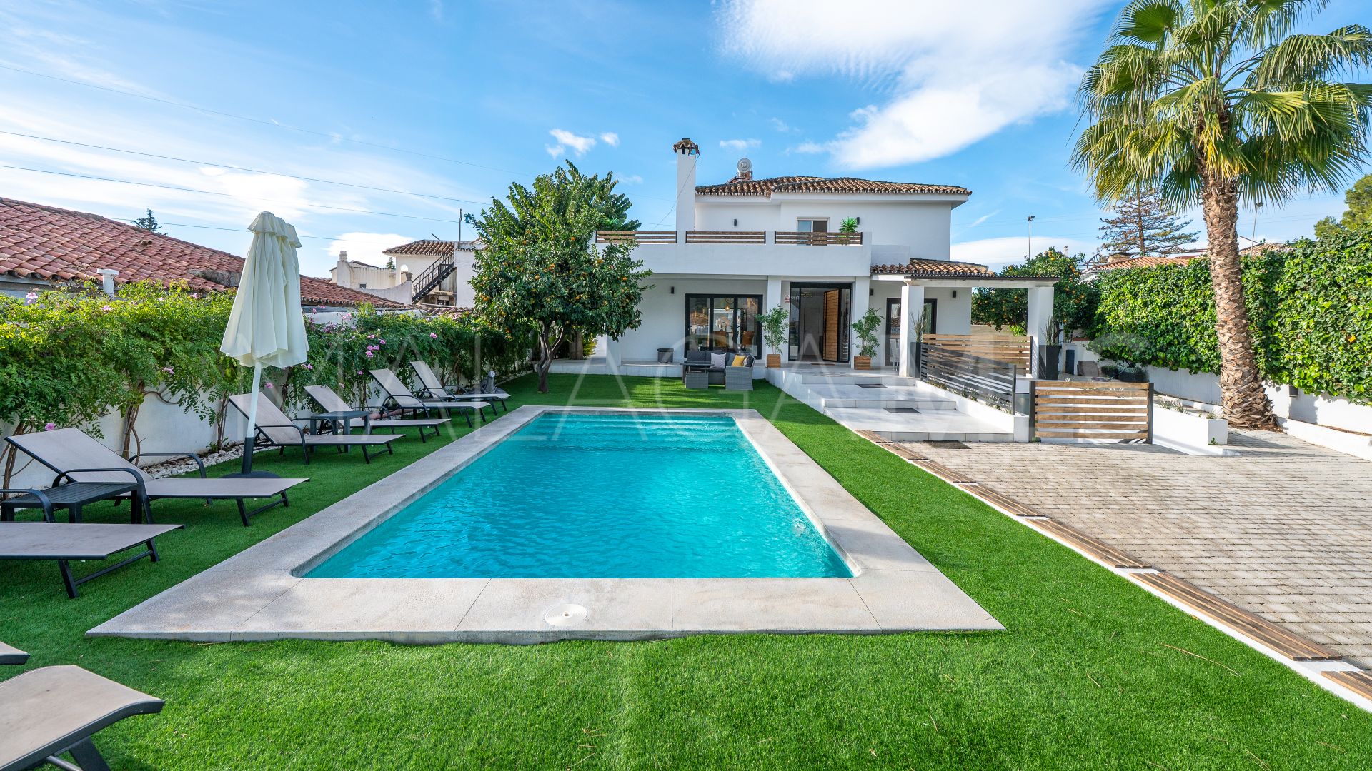 Villa for sale in Marbella Golden Mile