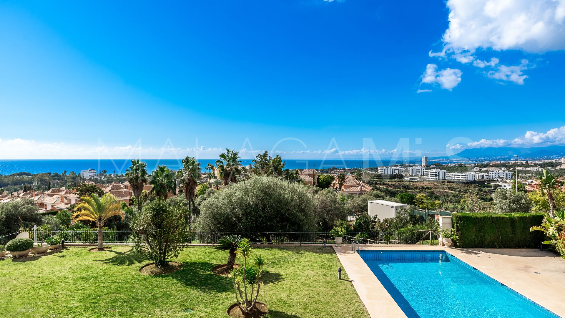 Villa for sale in Los Monteros