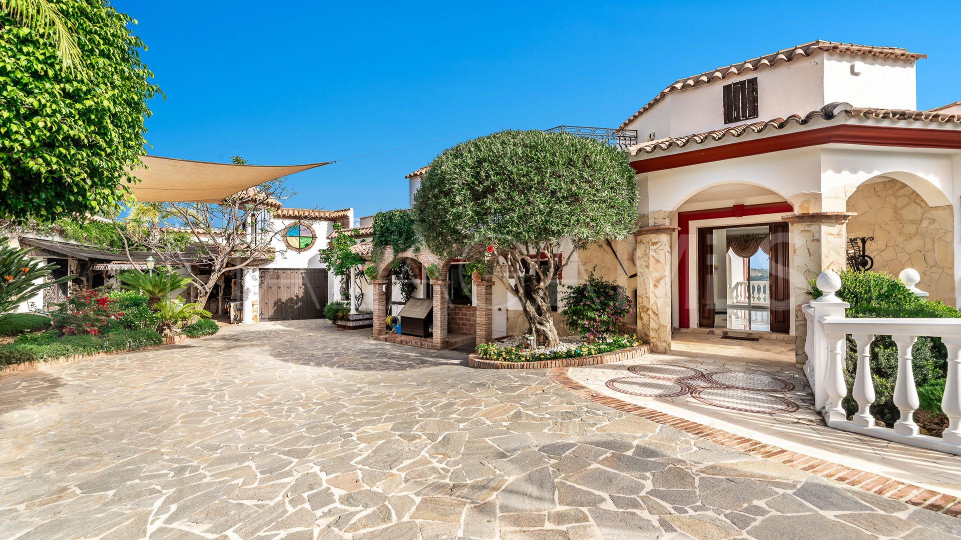 Villa a la venta in Hacienda las Chapas