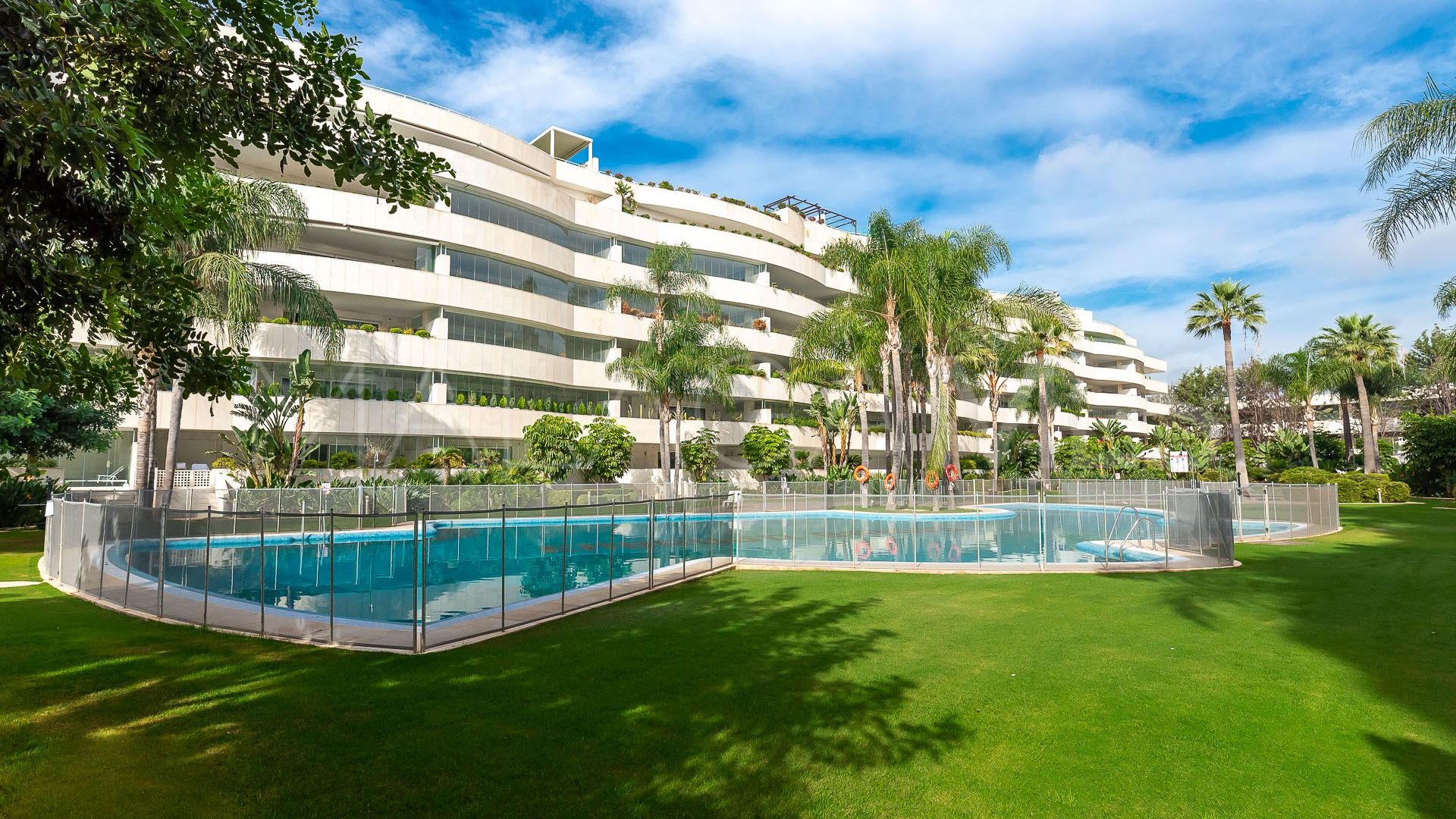 Apartamento de 2 bedrooms a la venta in Marbella - Puerto Banus