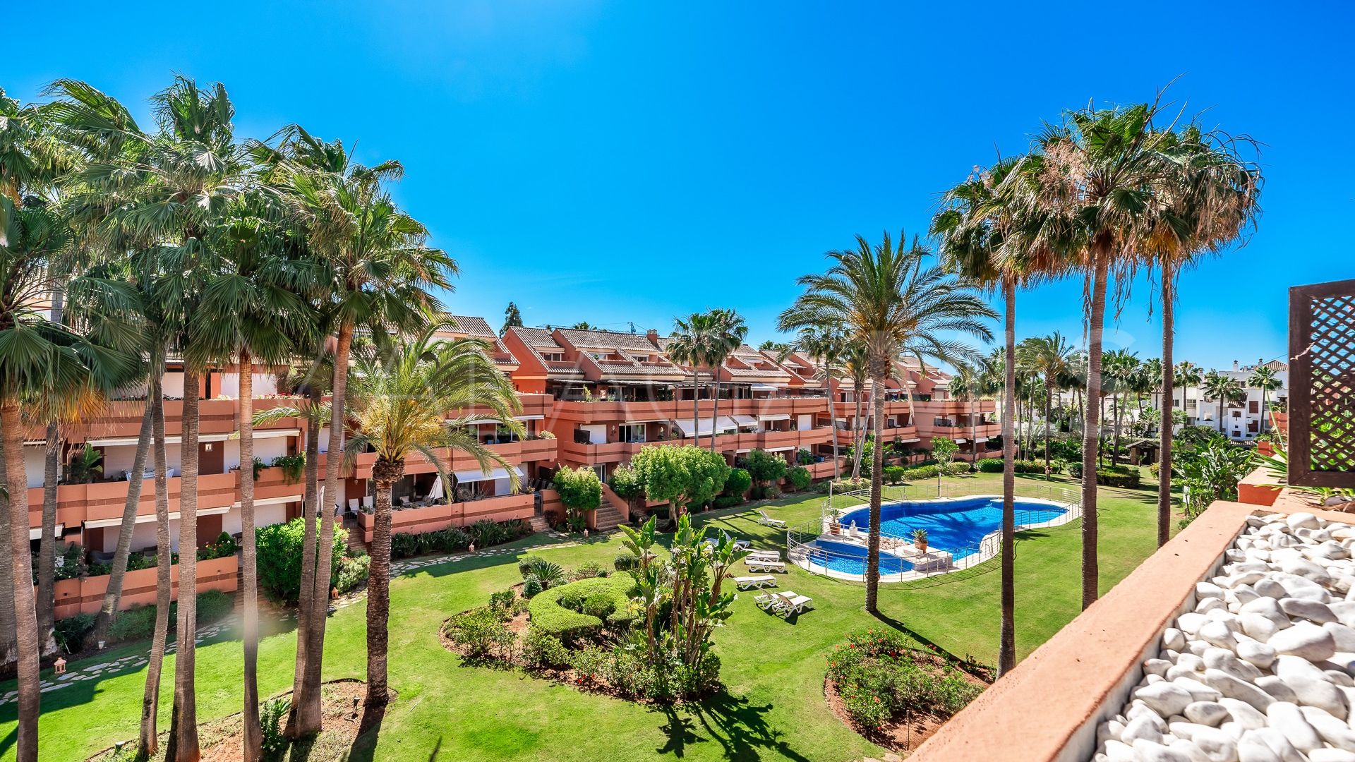 Marbella - Puerto Banus, atico duplex a la venta with 3 bedrooms