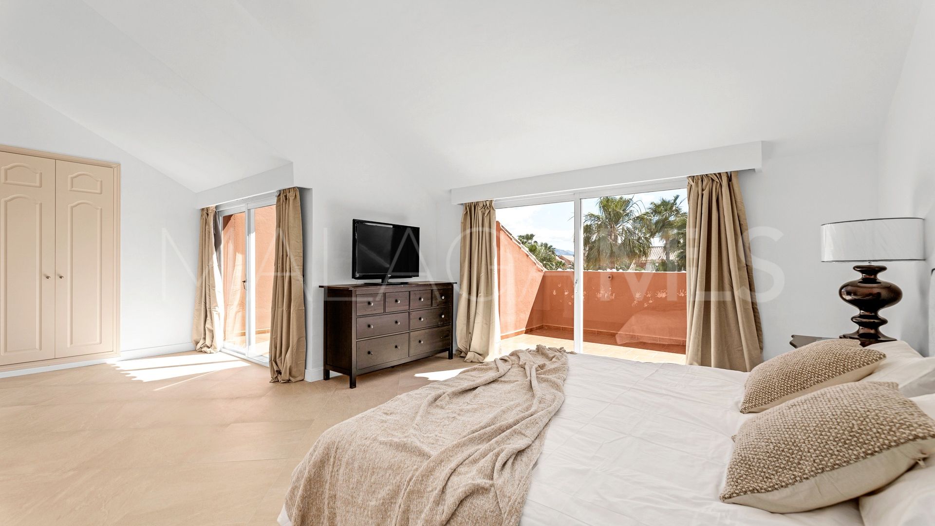 Marbella - Puerto Banus, atico duplex a la venta with 3 bedrooms