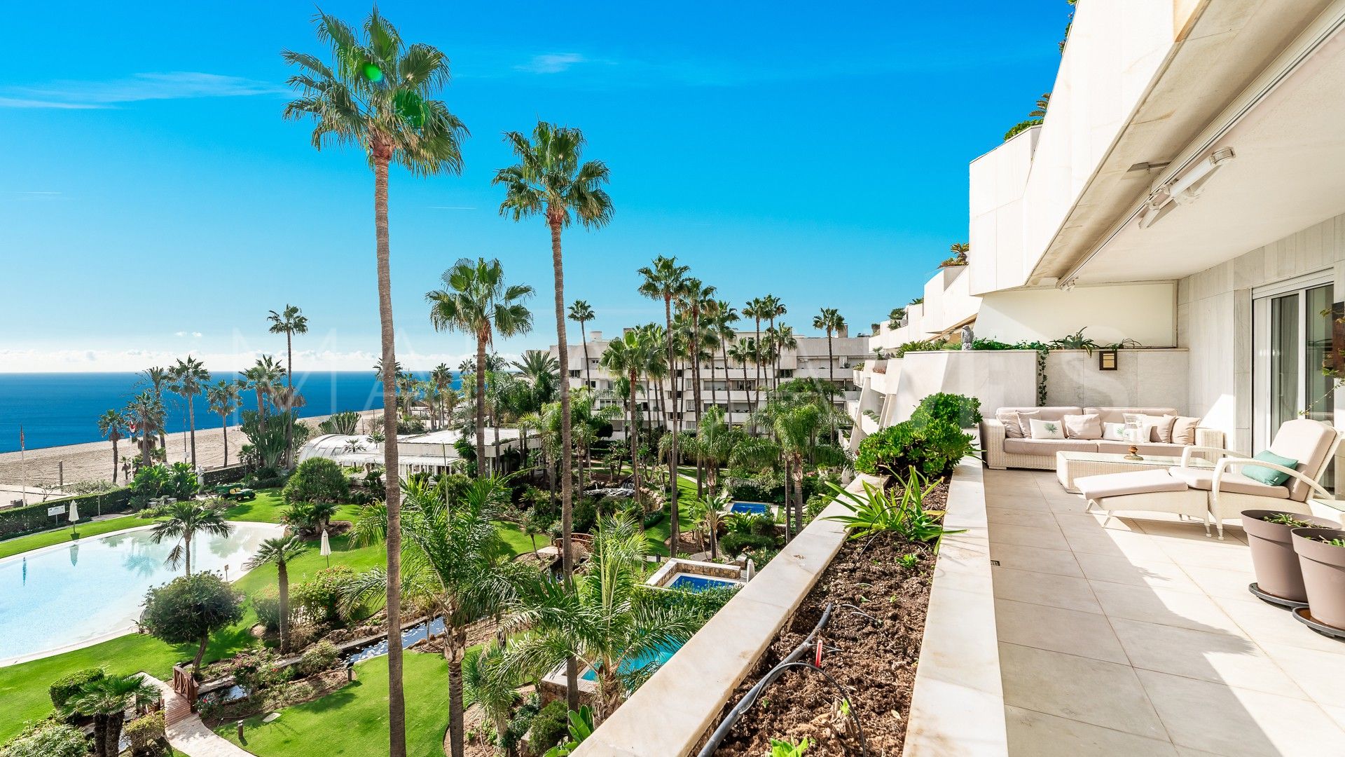 For sale penthouse in Marbella - Puerto Banus with 3 bedrooms