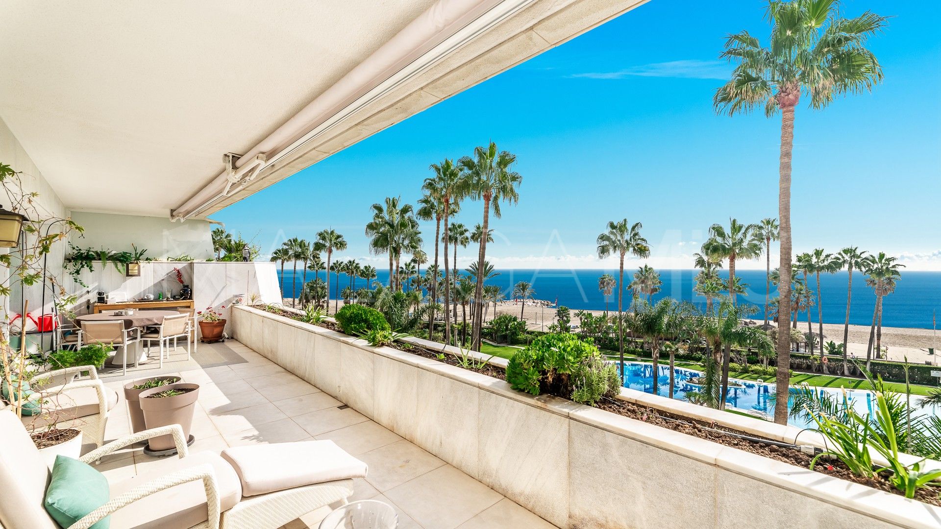 For sale penthouse in Marbella - Puerto Banus with 3 bedrooms