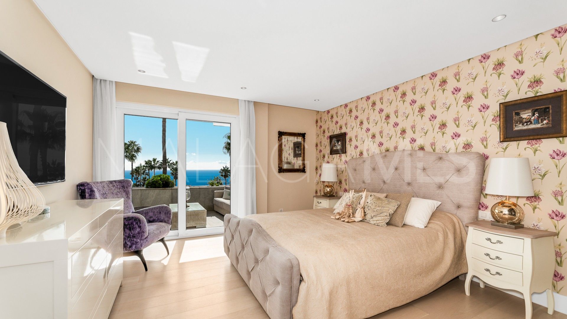 For sale penthouse in Marbella - Puerto Banus with 3 bedrooms