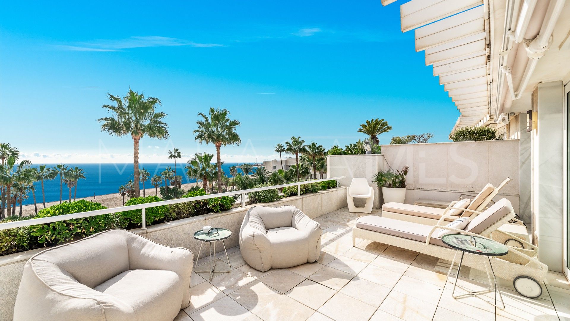 For sale penthouse in Marbella - Puerto Banus with 3 bedrooms