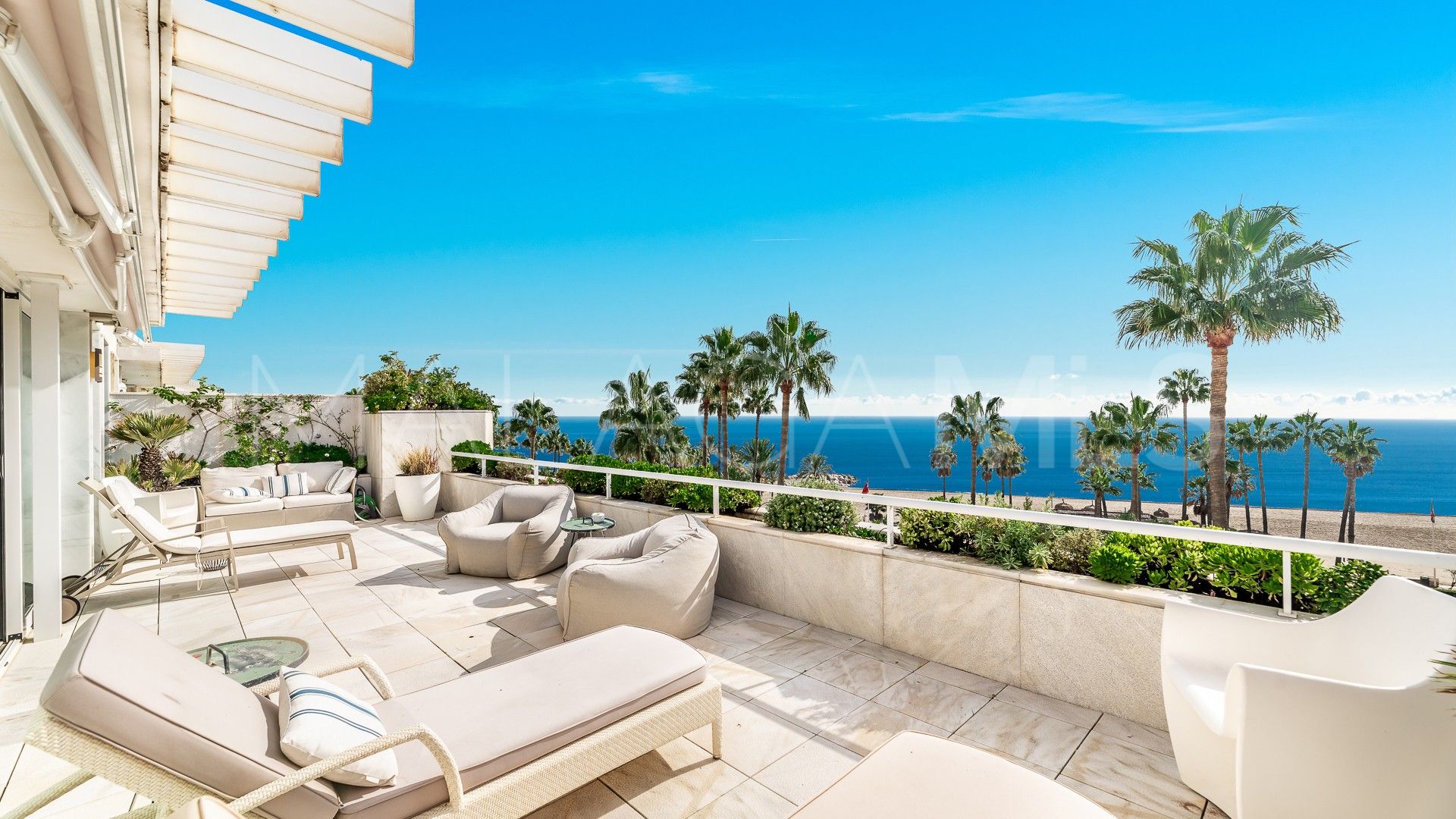 For sale penthouse in Marbella - Puerto Banus with 3 bedrooms