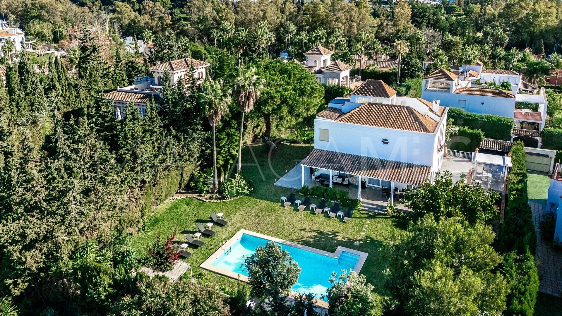 Villa for sale in Las Brisas