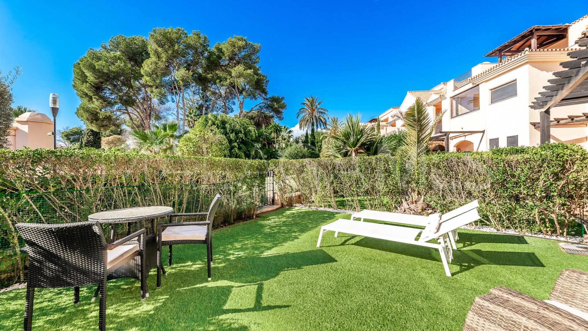 Bottenvåningslägenhet for sale in Marbella - Puerto Banus