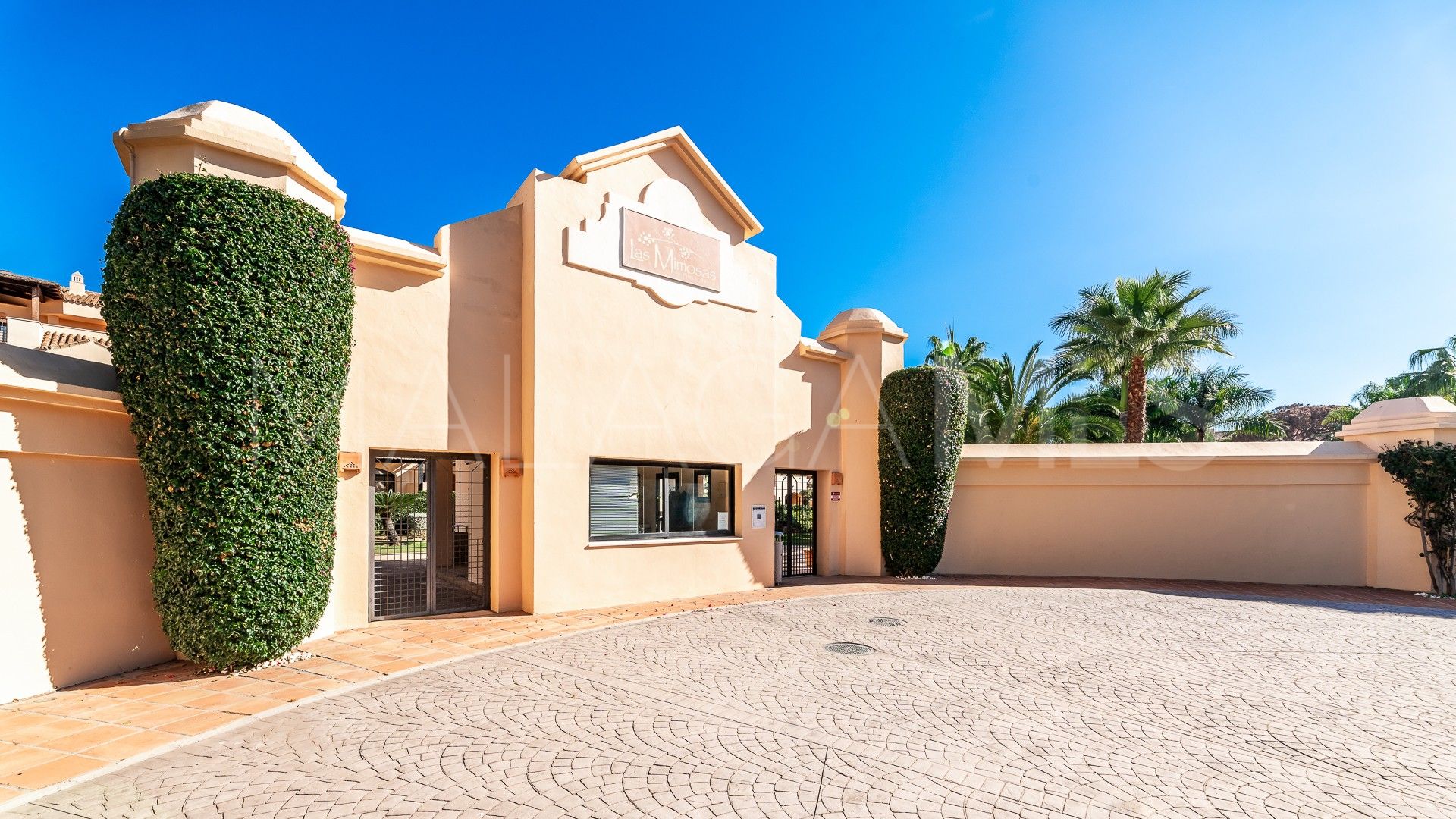 Bottenvåningslägenhet for sale in Marbella - Puerto Banus