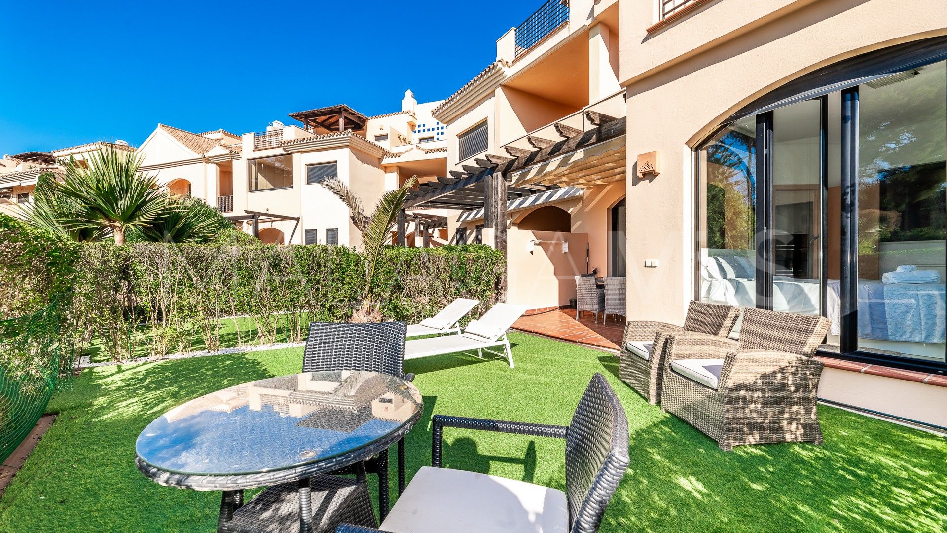 Bottenvåningslägenhet for sale in Marbella - Puerto Banus