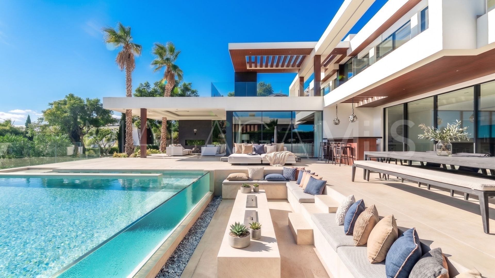 Villa for sale in Los Flamingos Golf