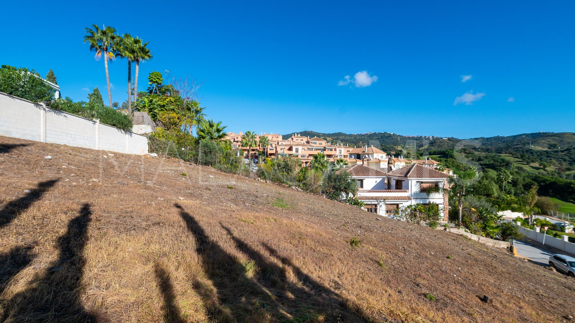 Grundstück for sale in Elviria