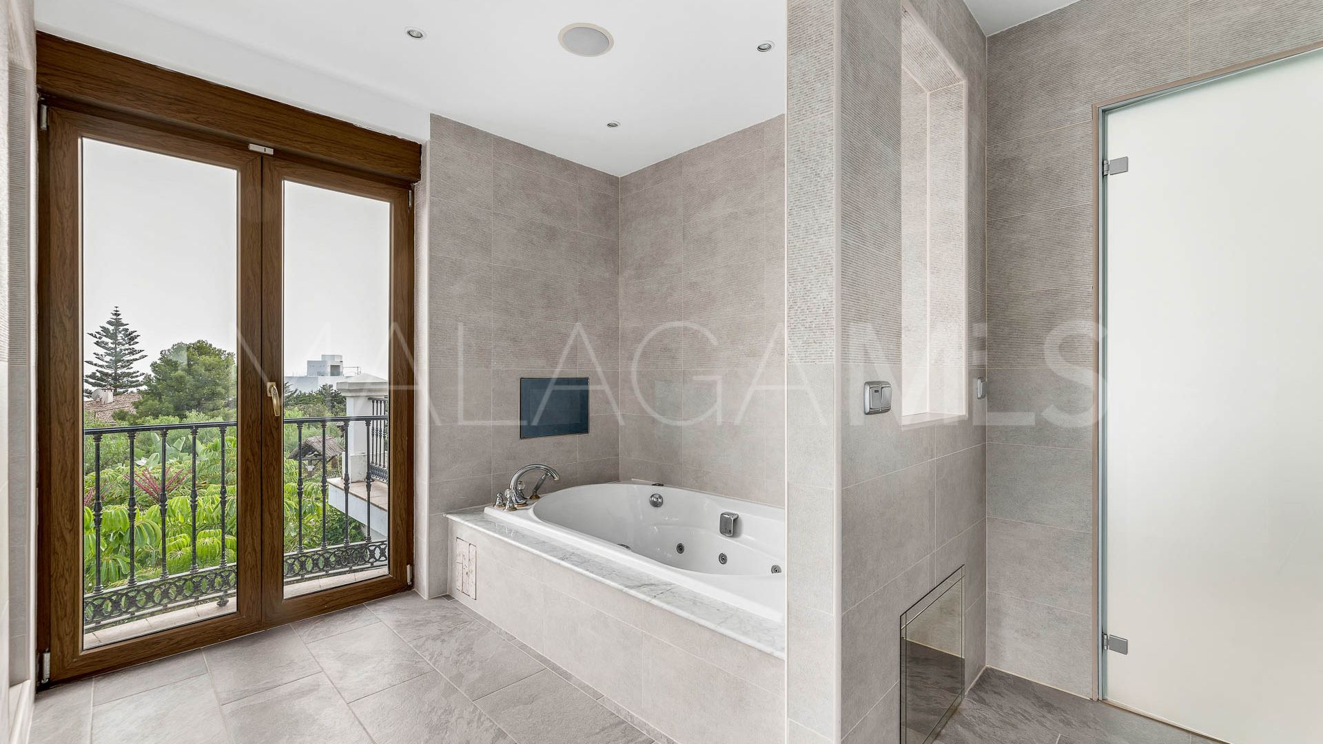 Villa for sale in Paraiso Alto