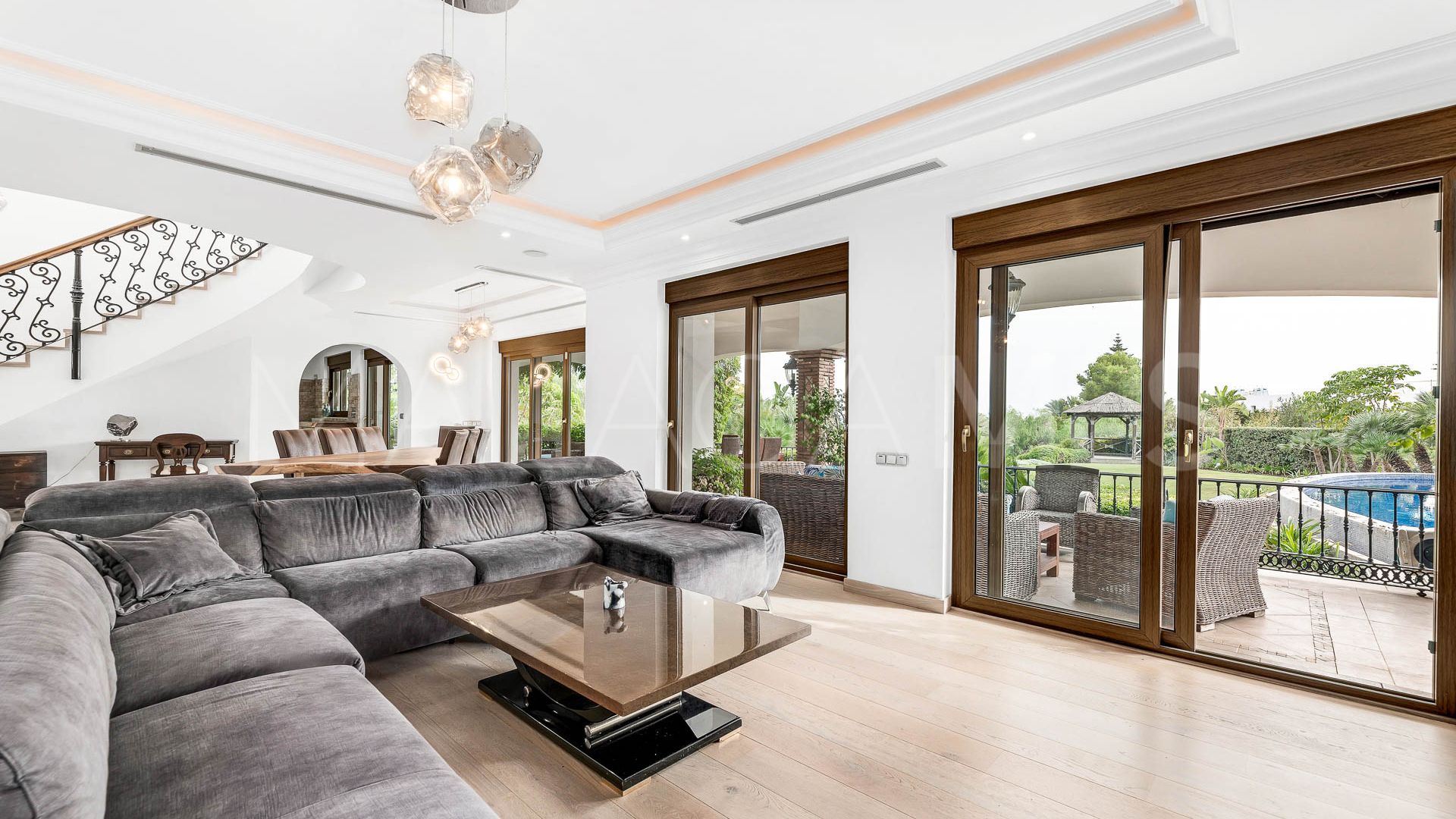 Villa for sale in Paraiso Alto
