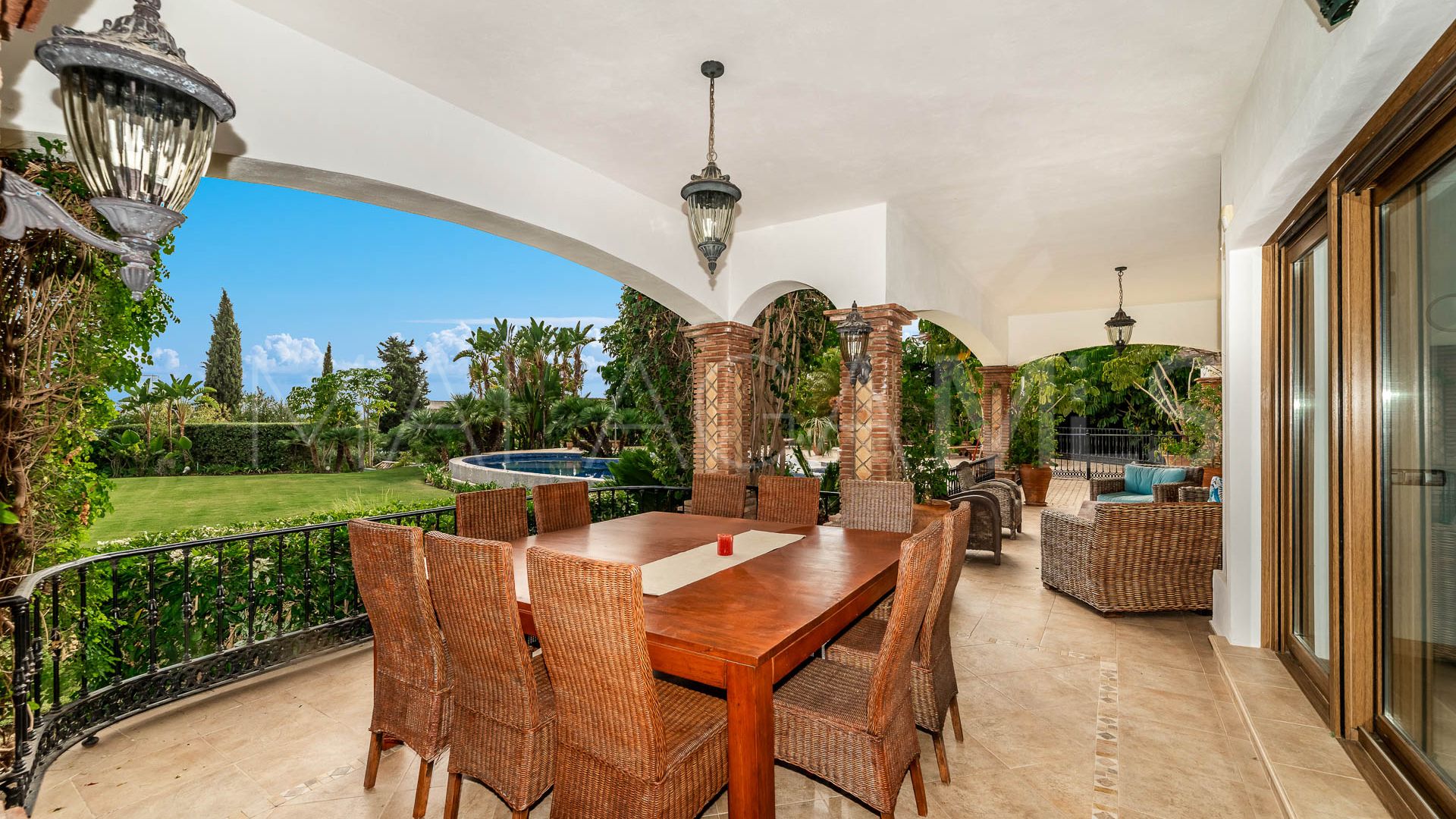 Villa for sale in Paraiso Alto