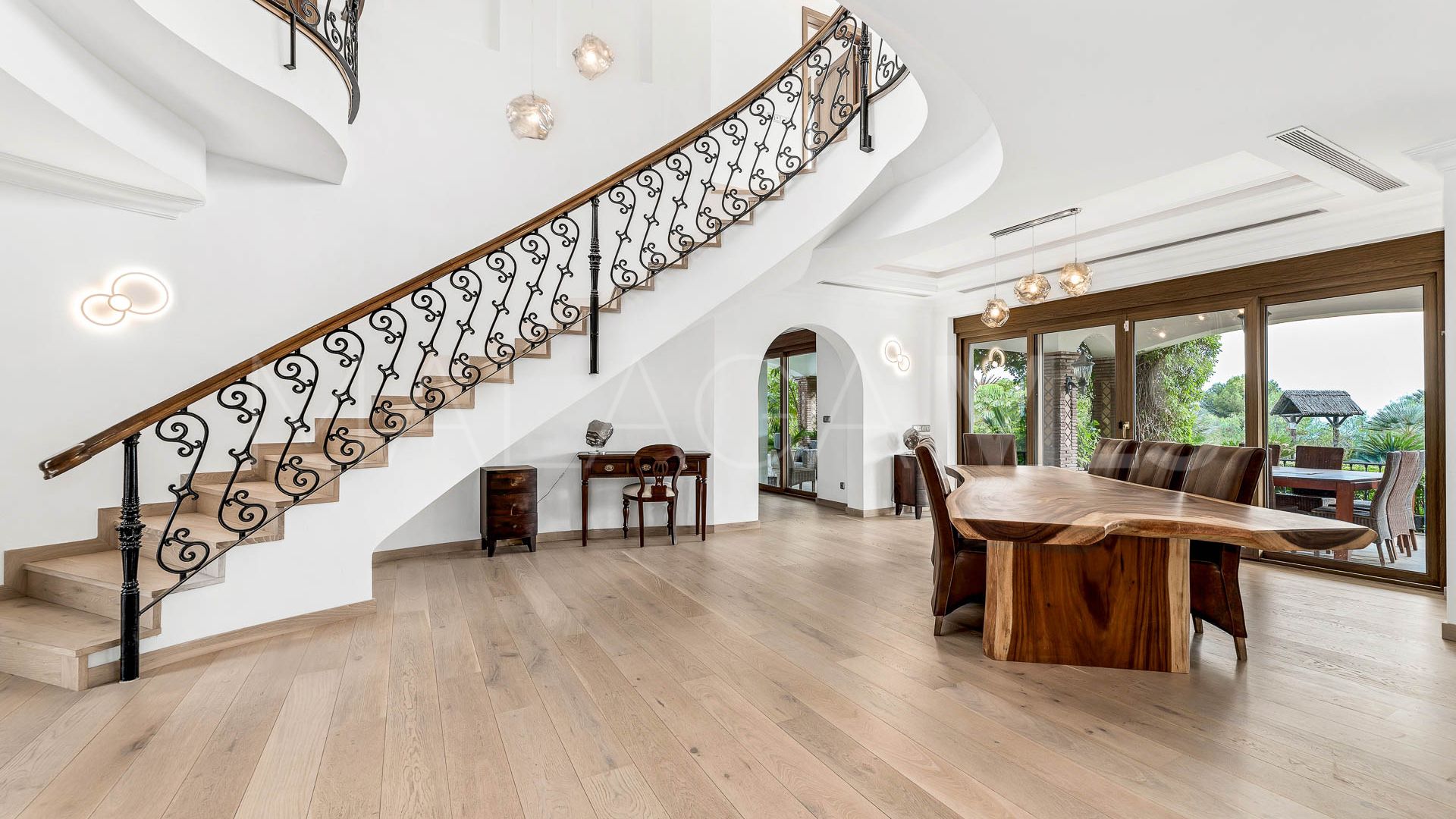 Villa for sale in Paraiso Alto