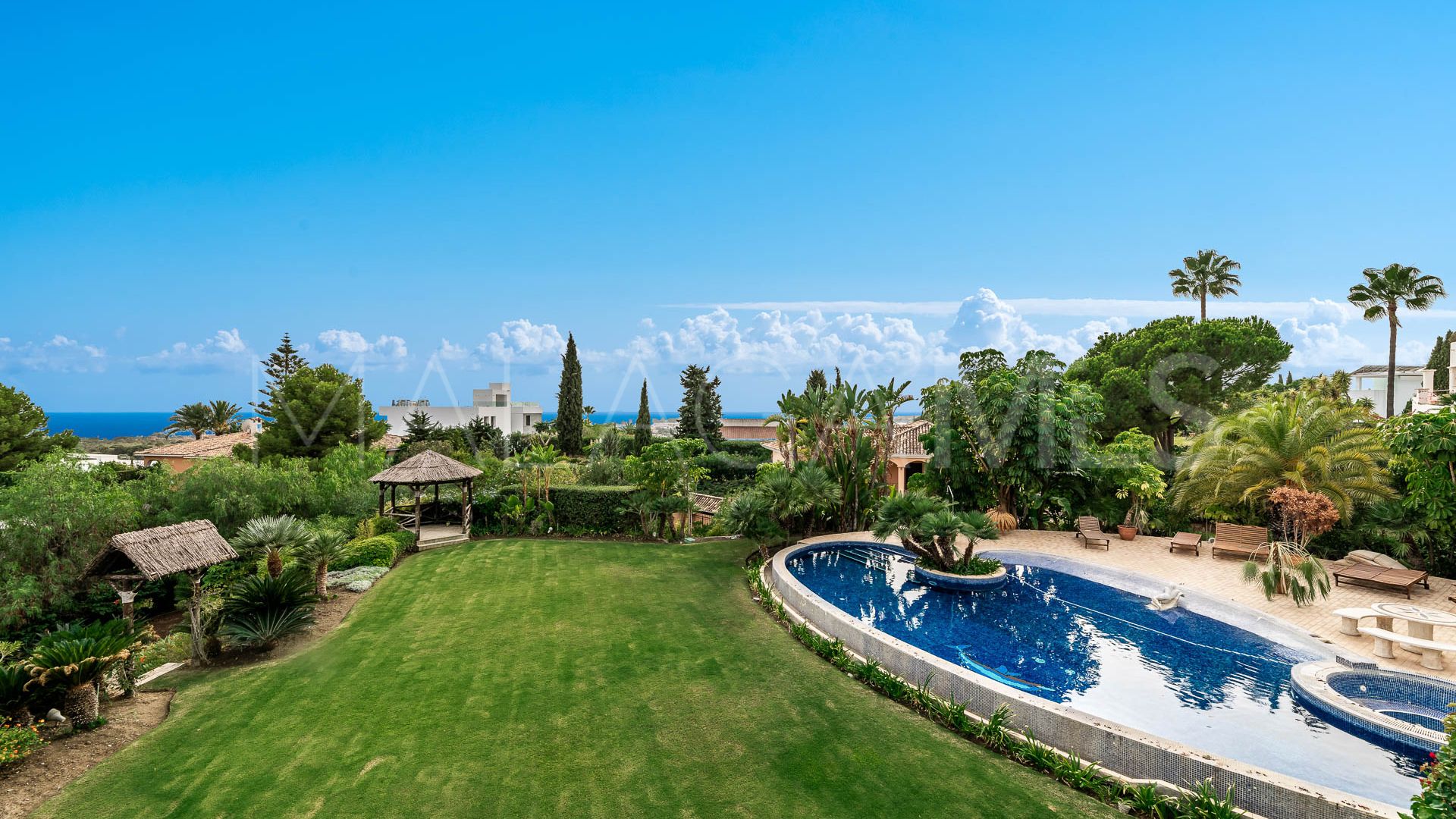 Villa for sale in Paraiso Alto