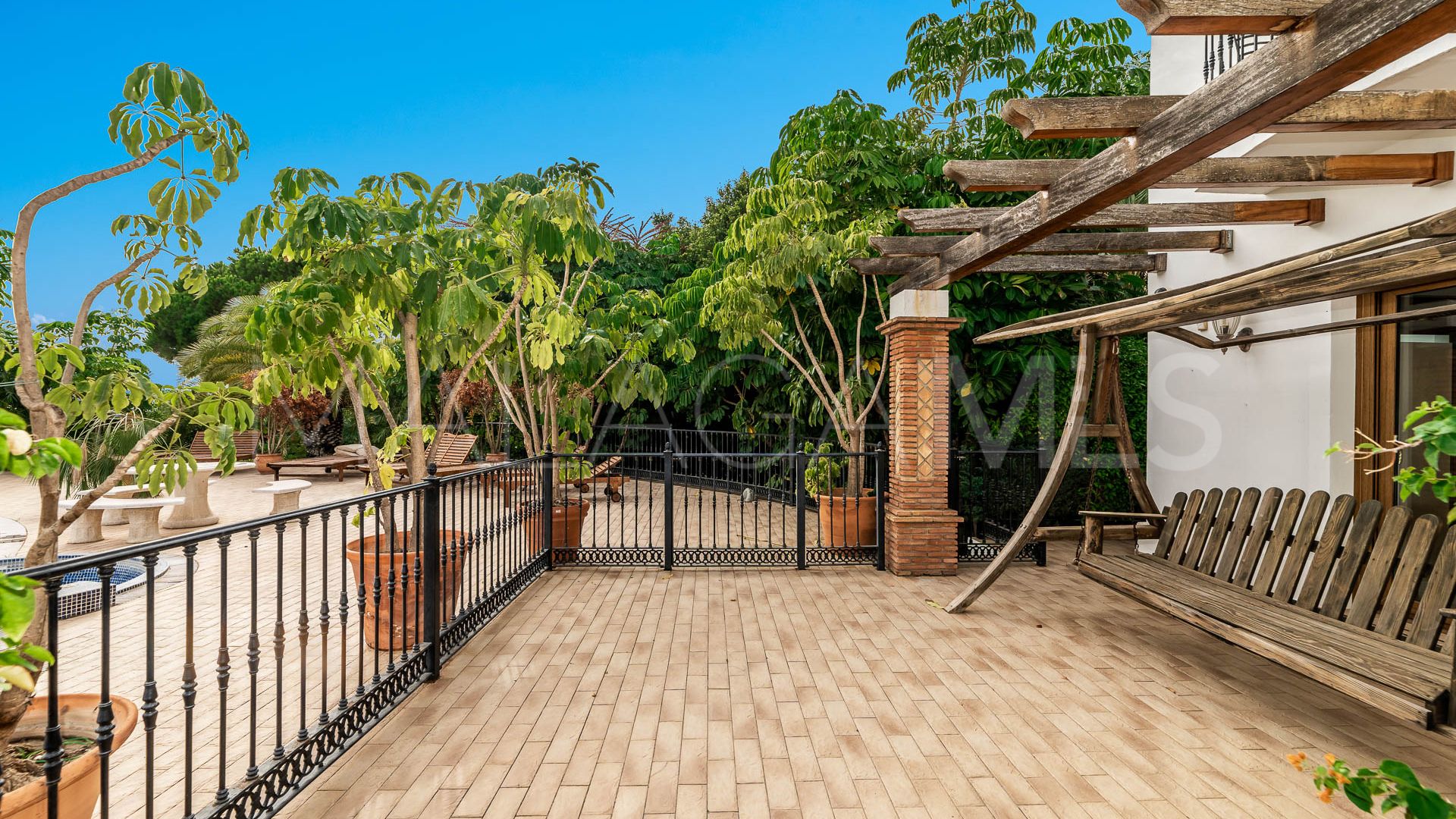 Villa for sale in Paraiso Alto