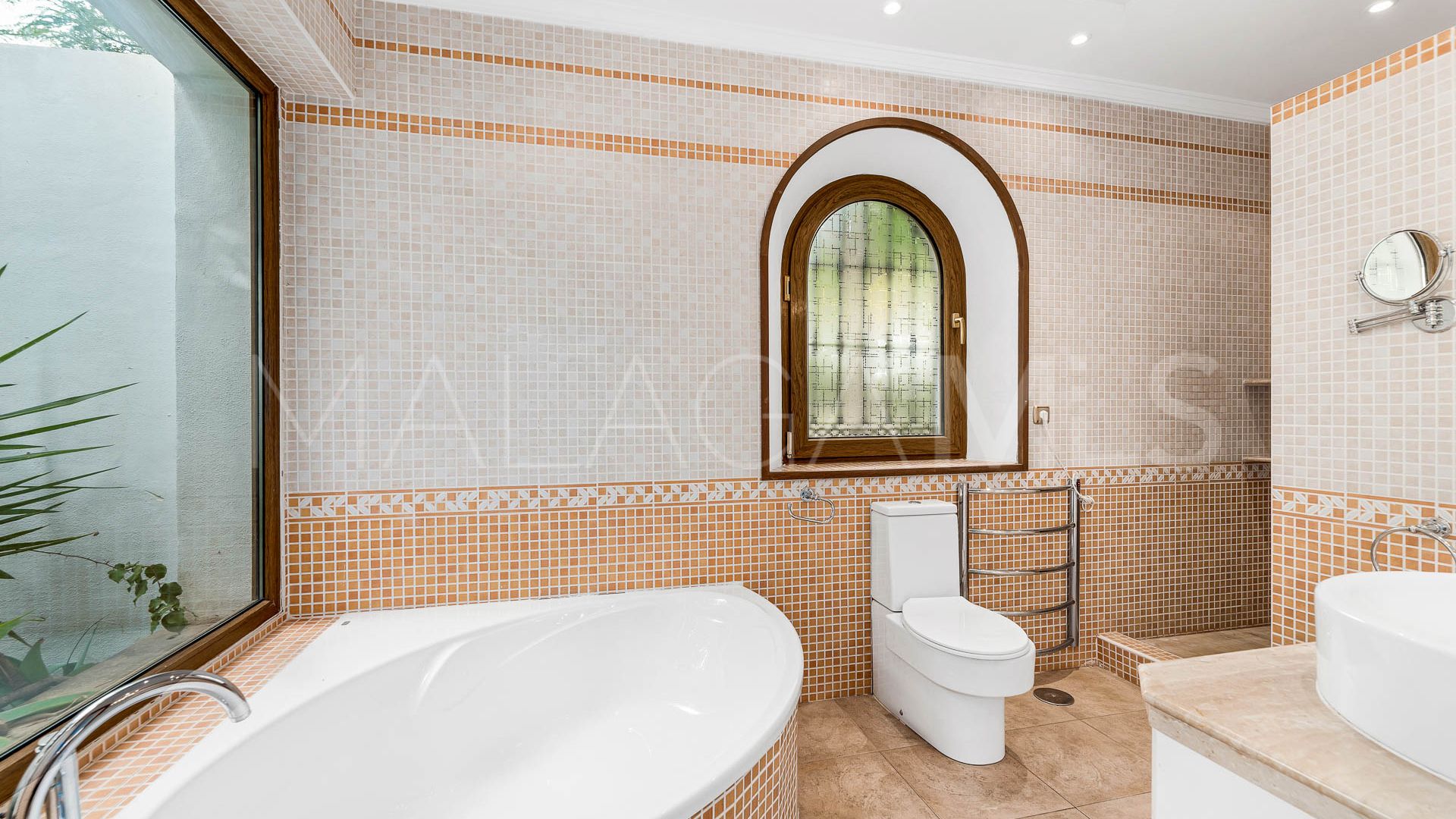 Villa for sale in Paraiso Alto