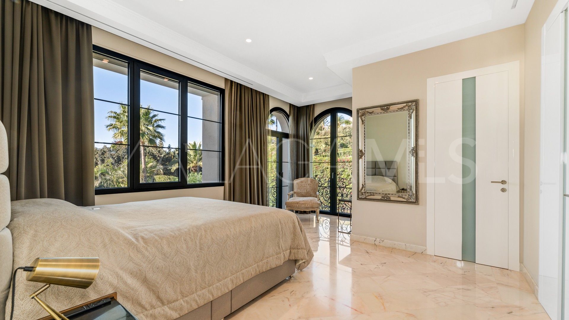 Villa for sale in Sierra Blanca