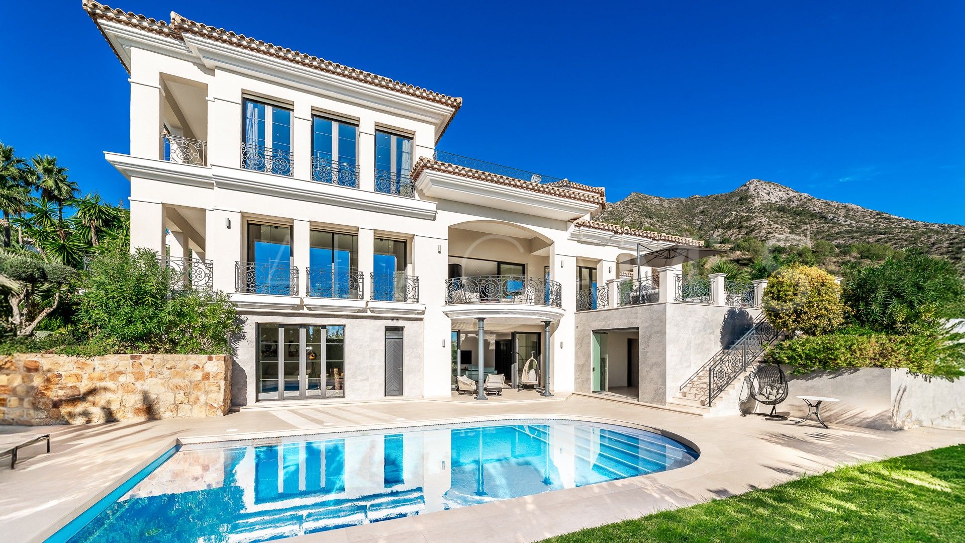 Villa for sale in Sierra Blanca
