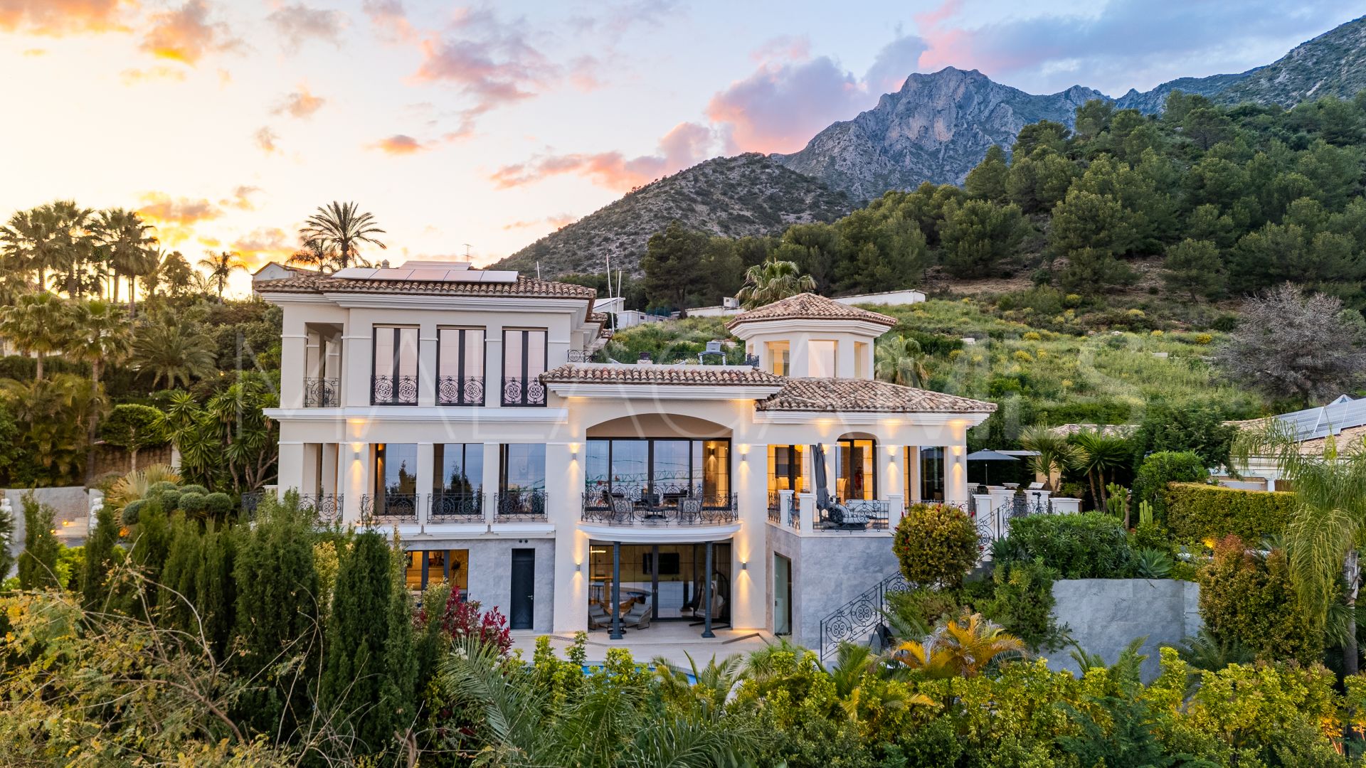 Villa for sale in Sierra Blanca