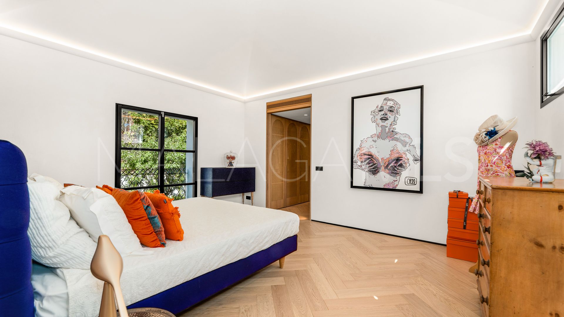 Villa for sale in Los Monteros