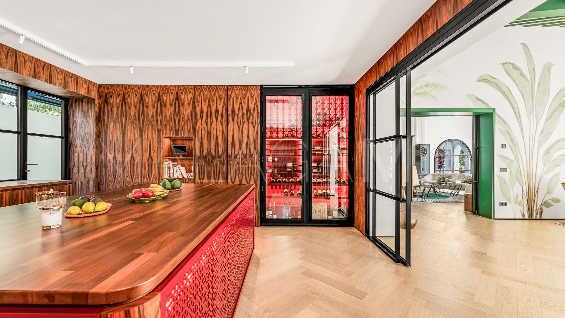 Villa for sale in Los Monteros