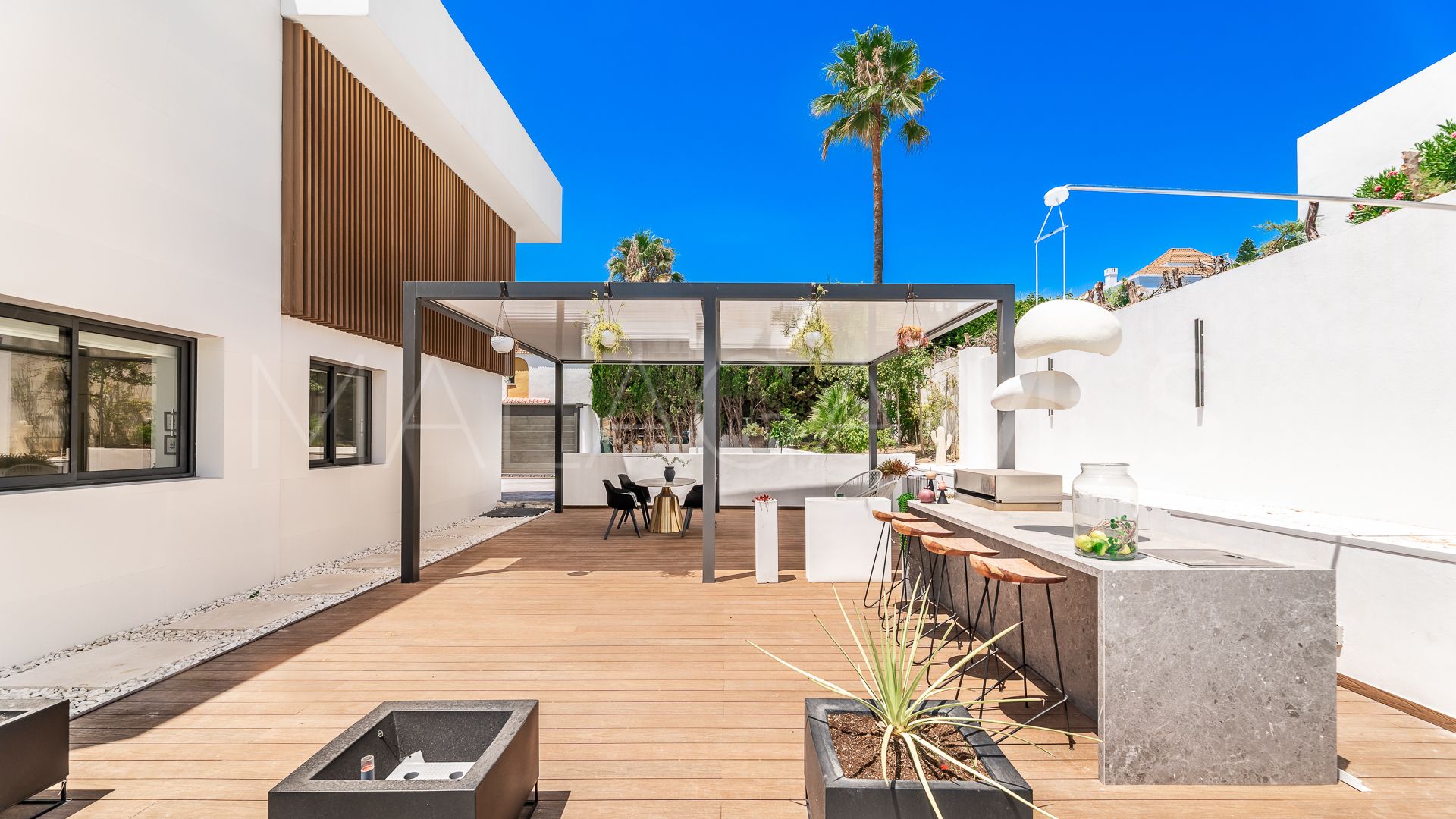 Villa for sale in Nueva Andalucia