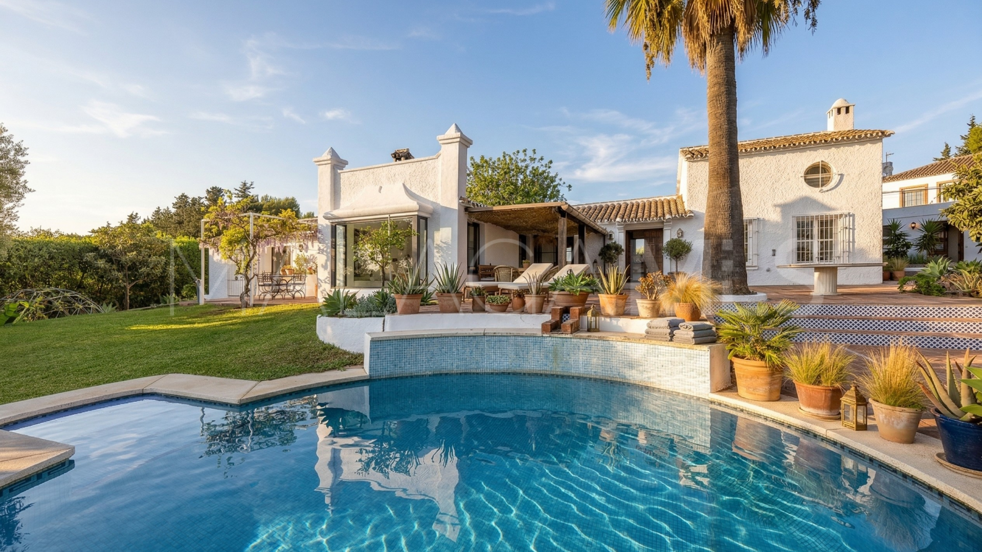 Villa for sale in Guadalmina Alta