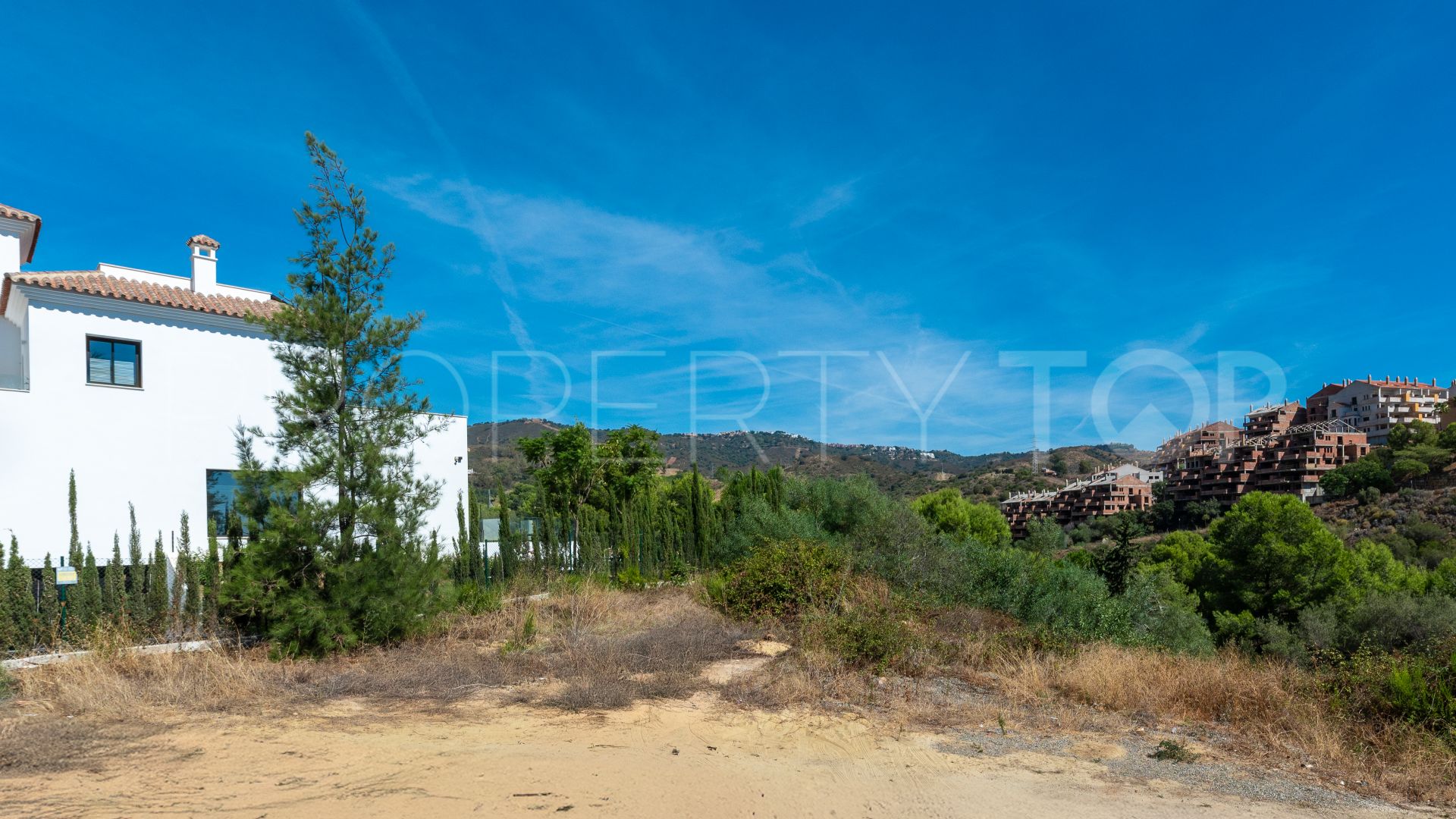 Plot in Elviria for sale