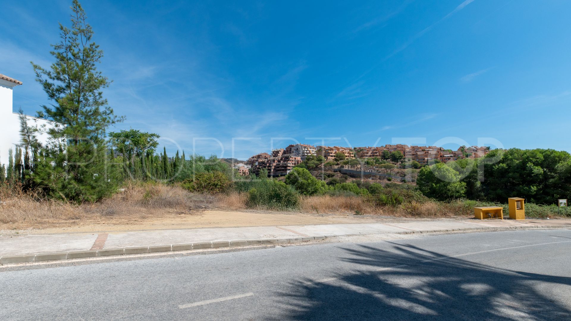 Plot in Elviria for sale