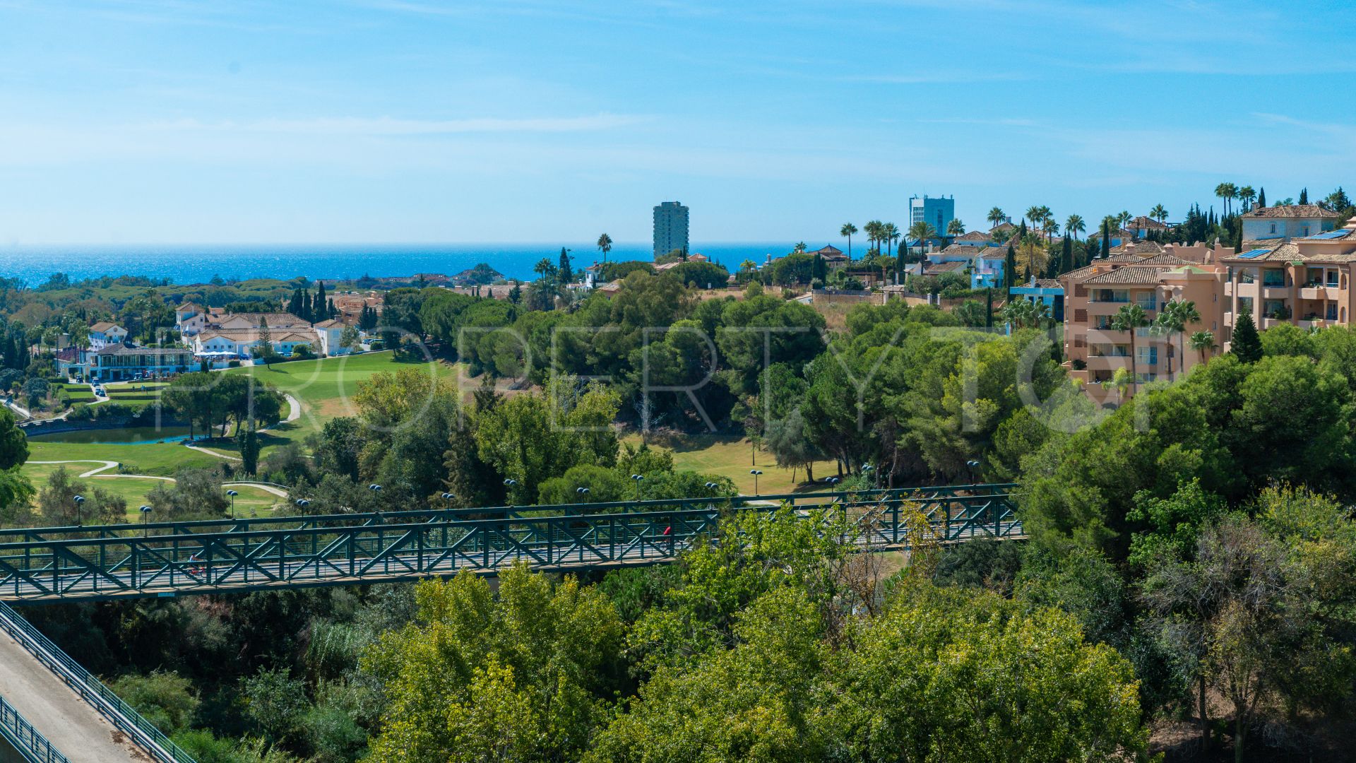 Parcela a la venta en Elviria