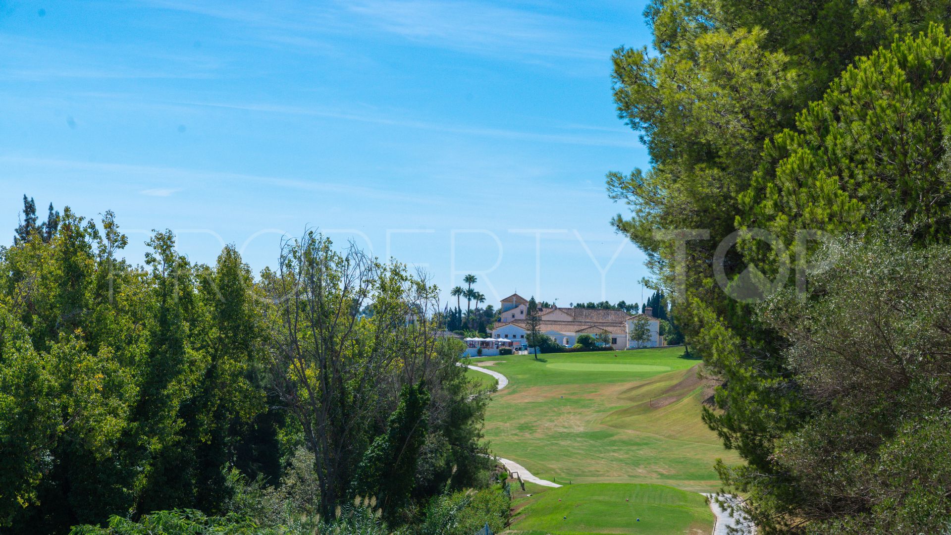 Parcela a la venta en Elviria