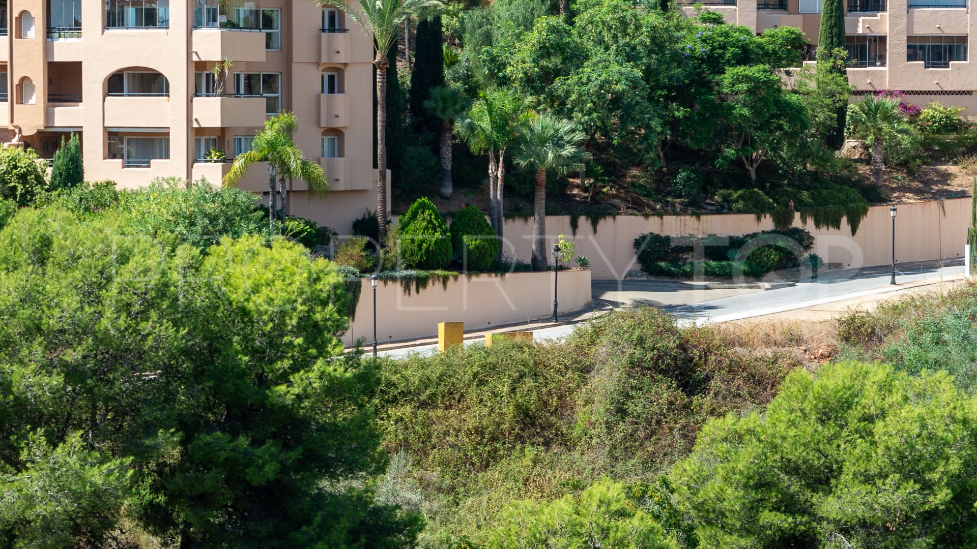 Parcela a la venta en Elviria