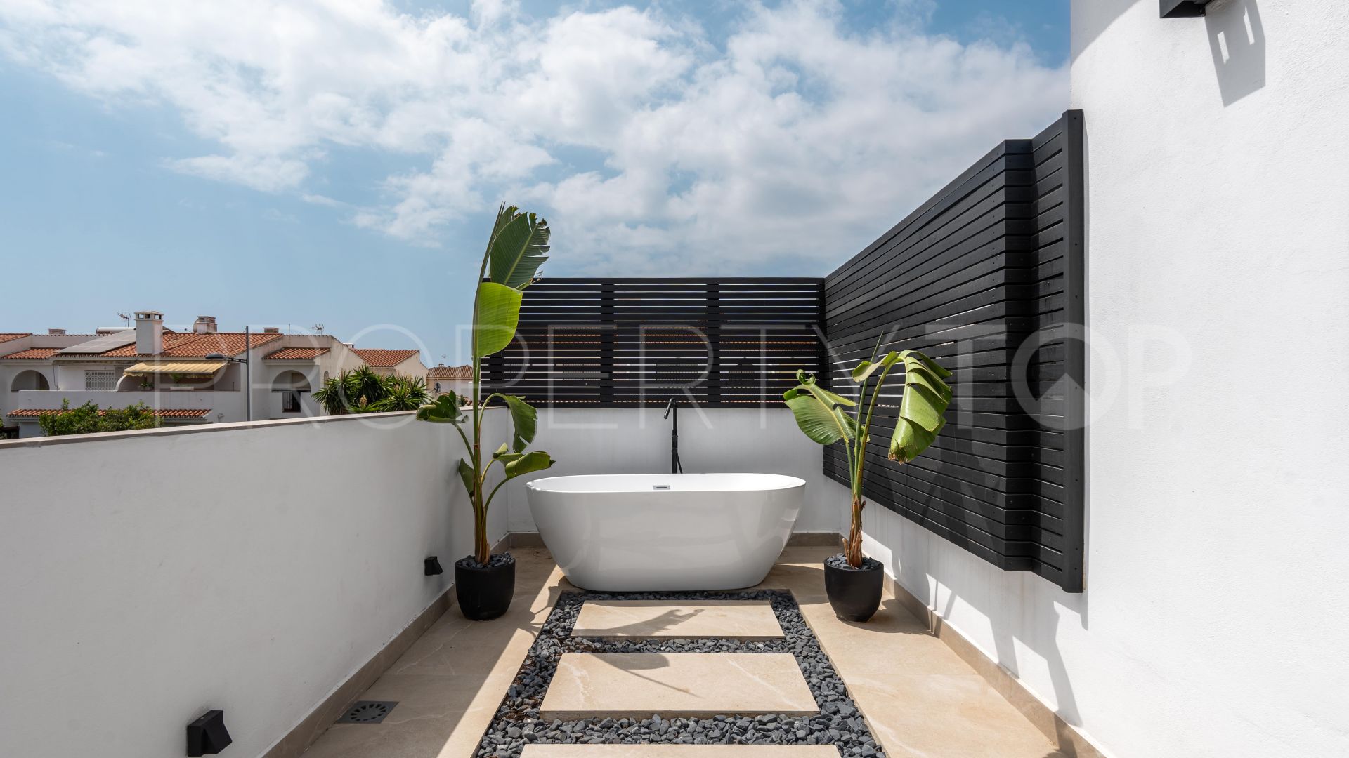 5 bedrooms villa in San Pedro Playa for sale