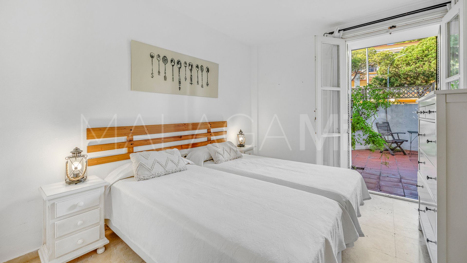 Apartamento planta baja for sale de 3 bedrooms in Elviria