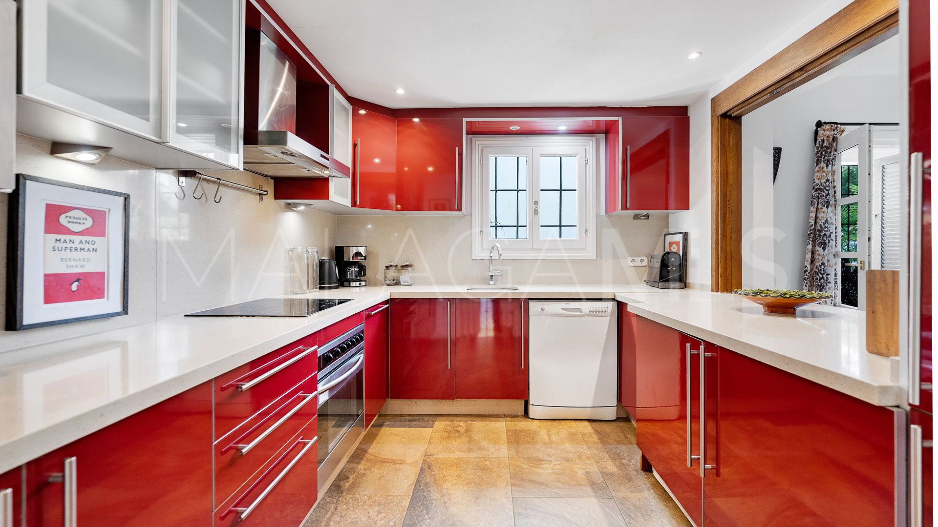 Apartamento planta baja for sale de 3 bedrooms in Elviria