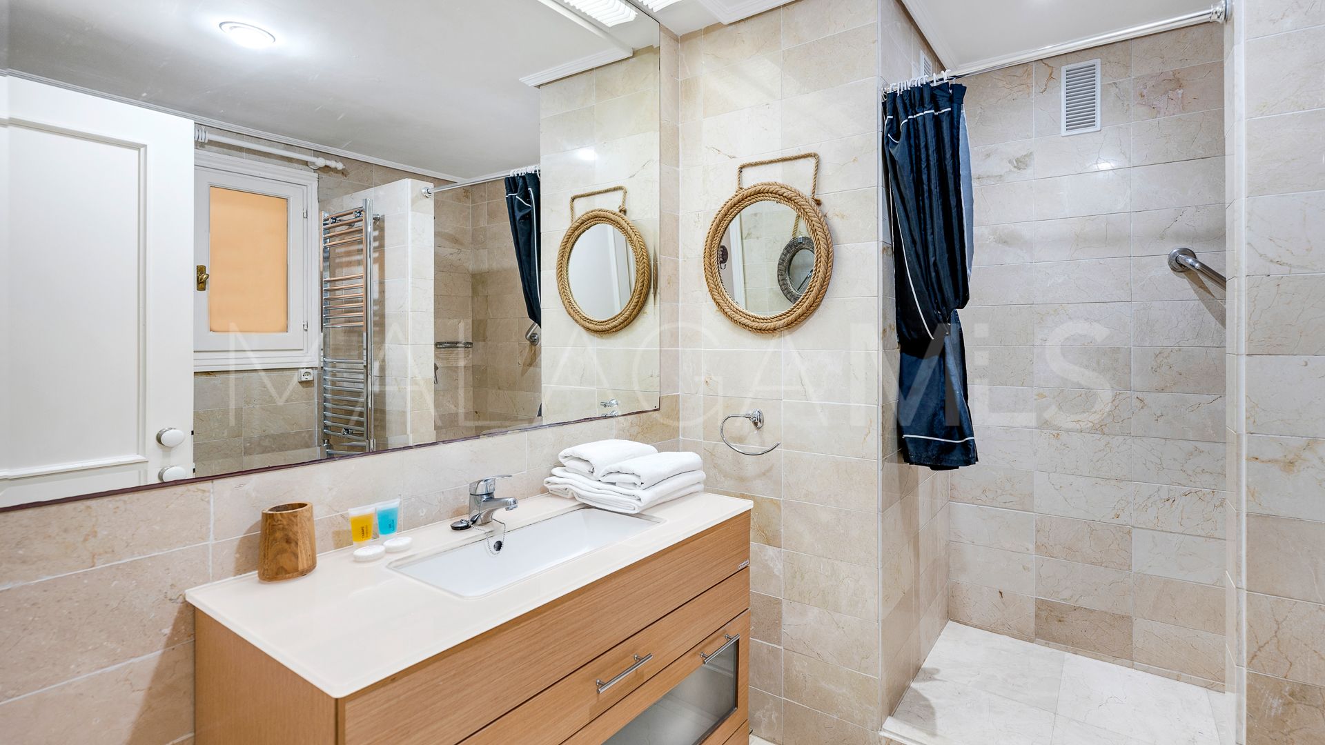 Apartamento planta baja for sale de 3 bedrooms in Elviria