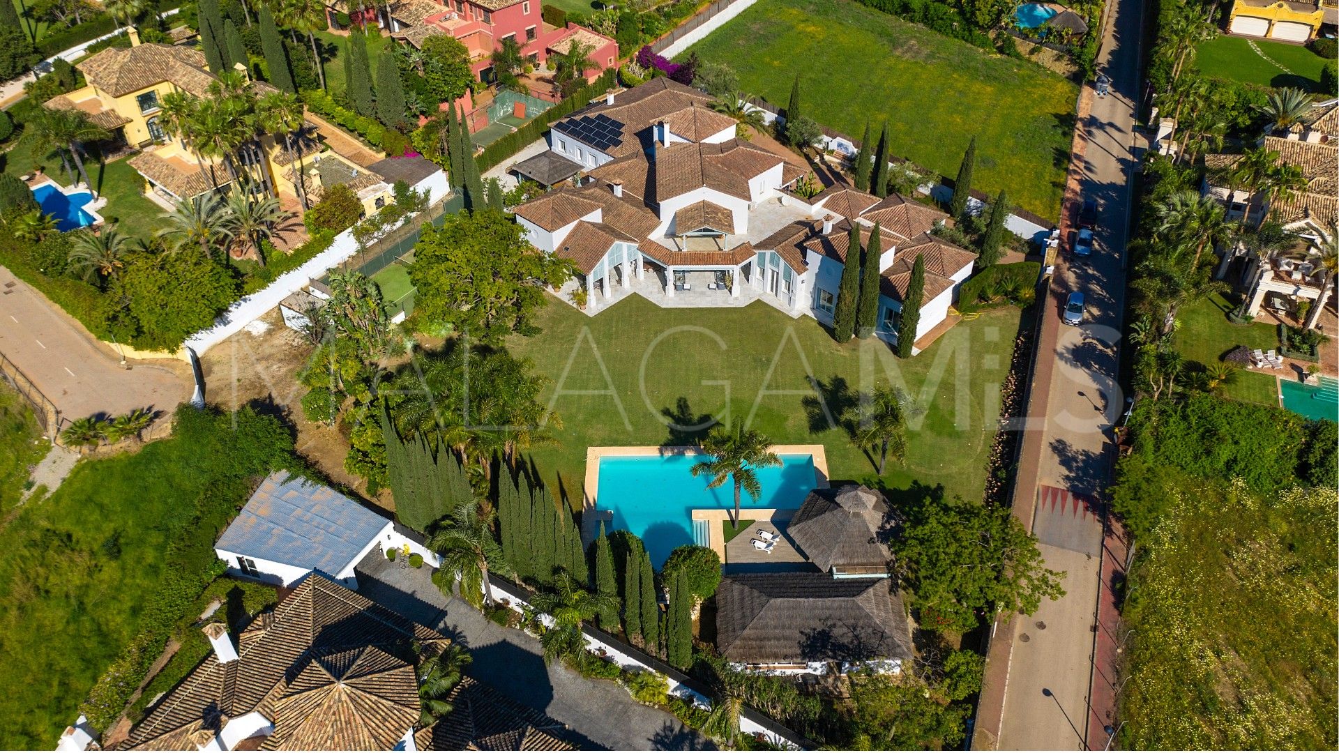 Villa for sale in Guadalmina Baja