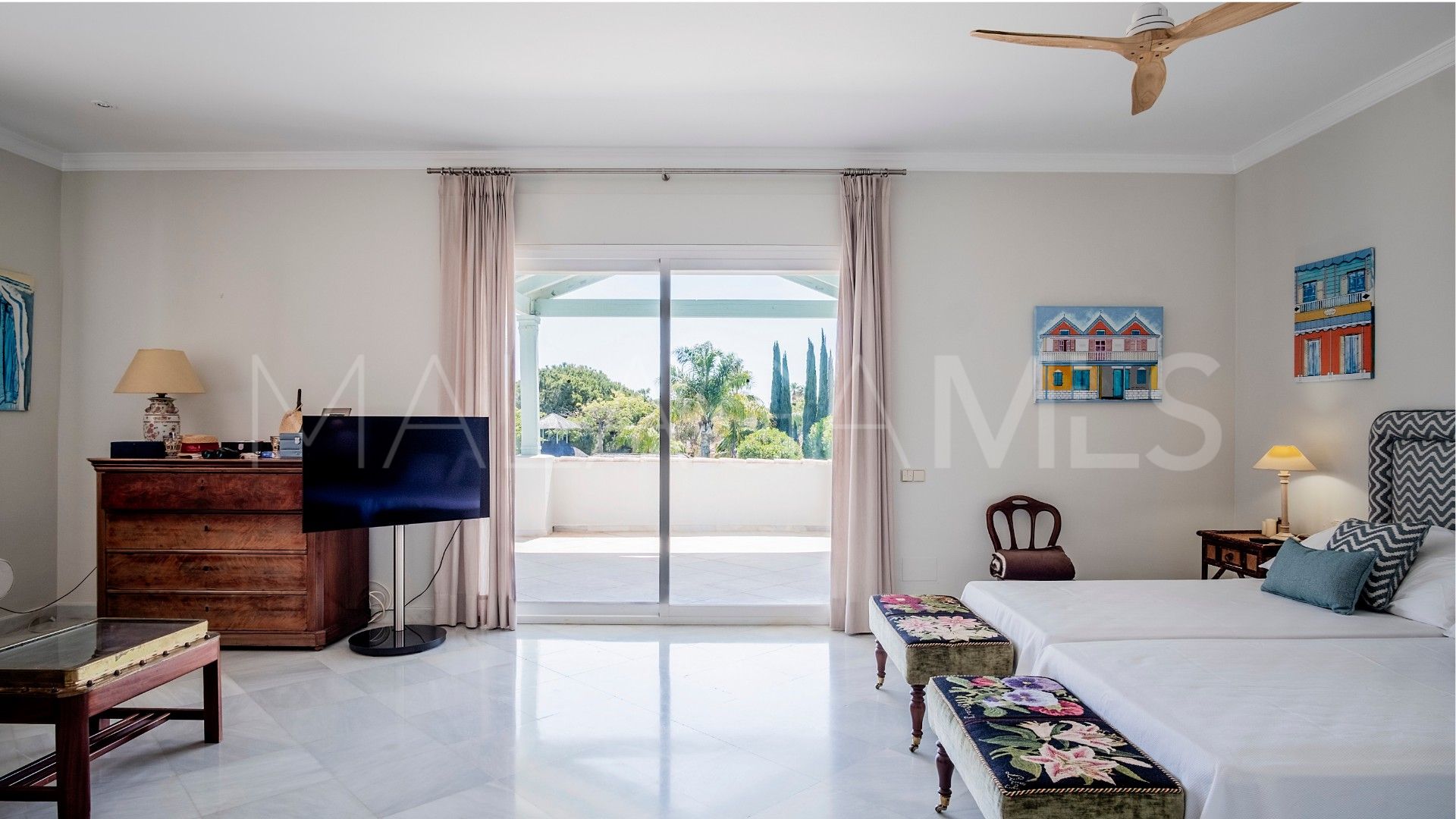 Villa for sale in Guadalmina Baja