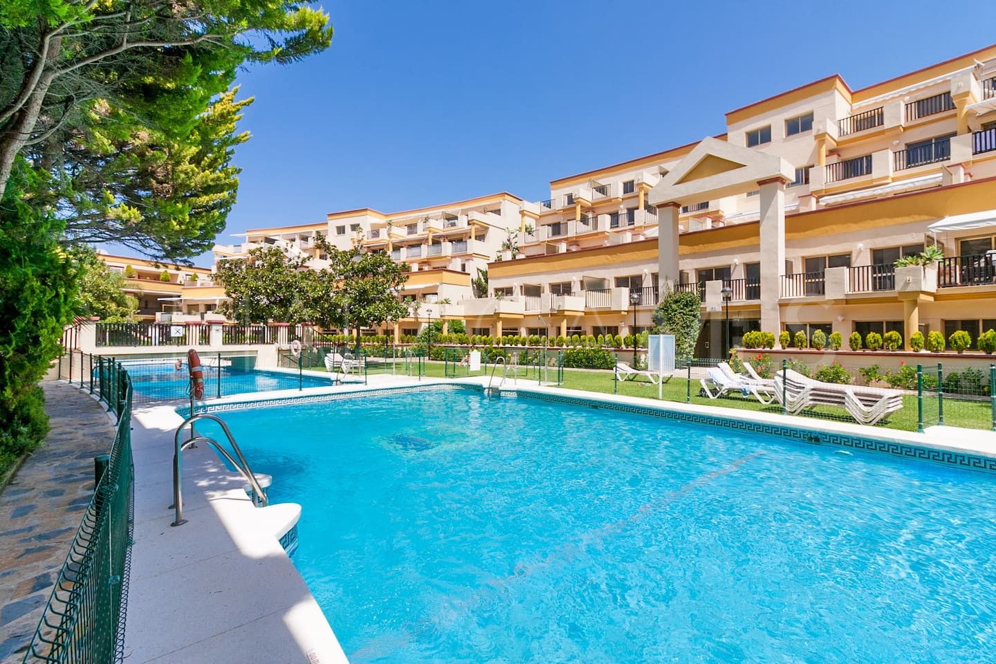 Apartment for sale in Elviria