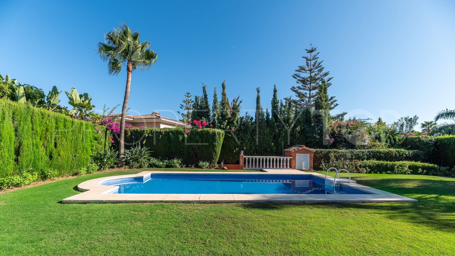 Villa a la venta en Marbella Ciudad con 4 dormitorios