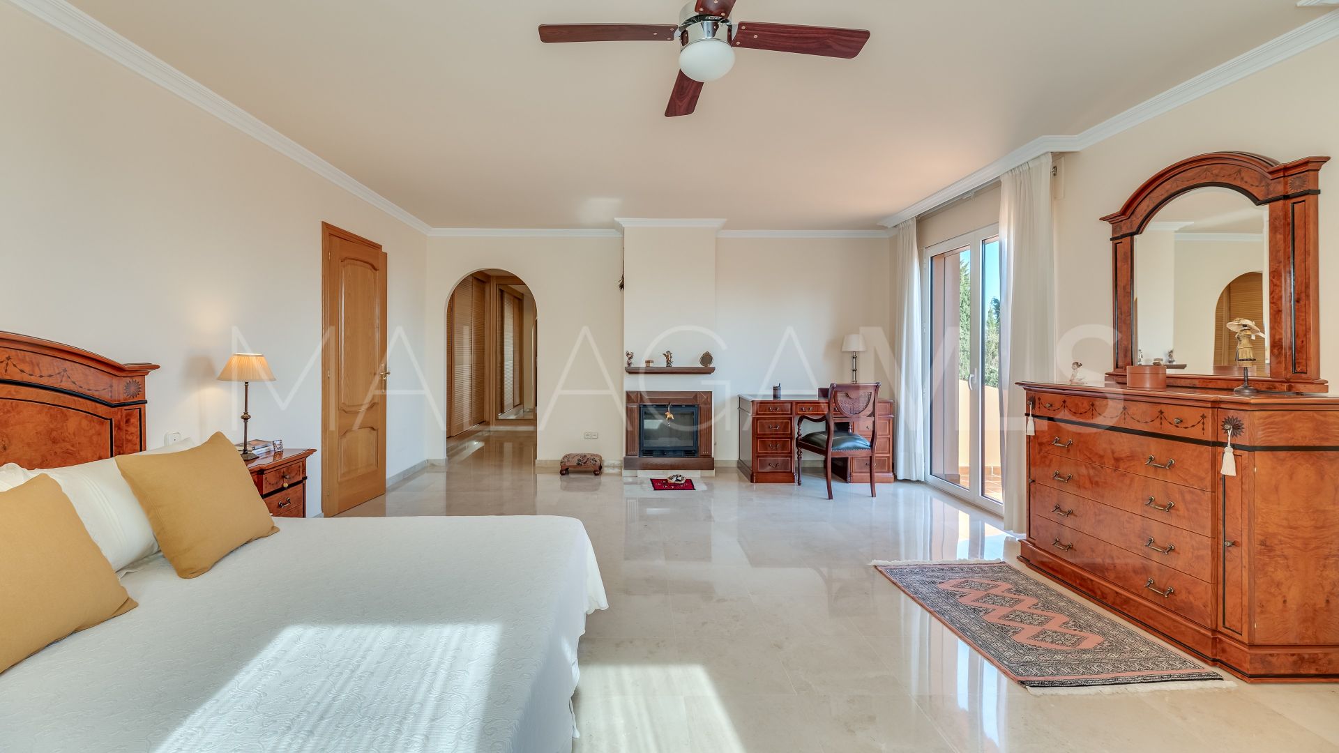 For sale Marbella Golden Mile villa with 4 bedrooms