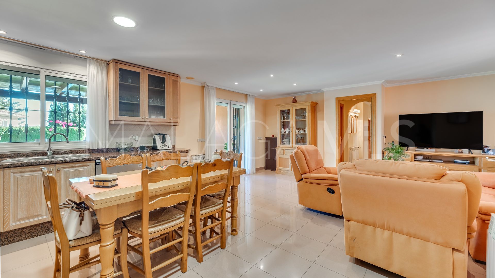 For sale Marbella Golden Mile villa with 4 bedrooms