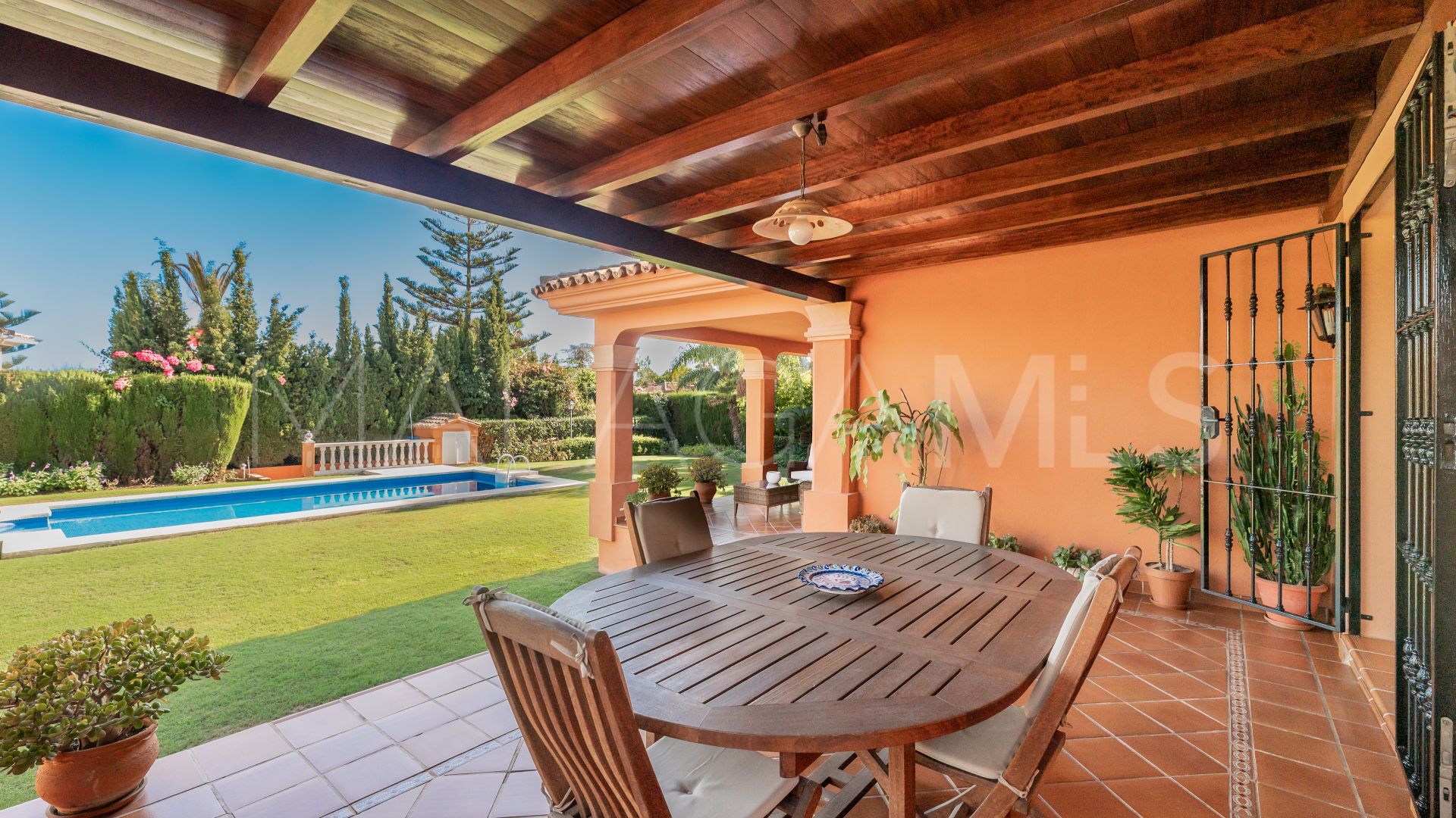 For sale Marbella Golden Mile villa with 4 bedrooms