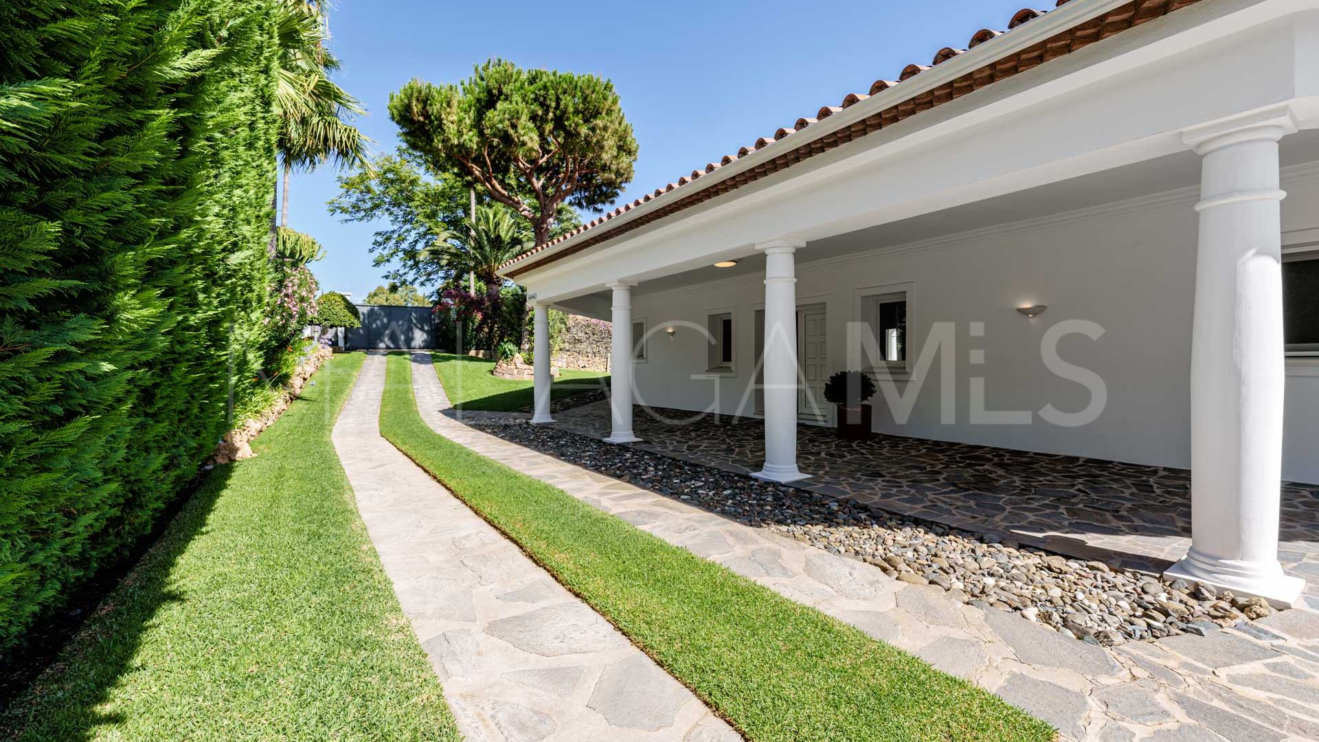 Hacienda las Chapas 4 bedrooms villa for sale